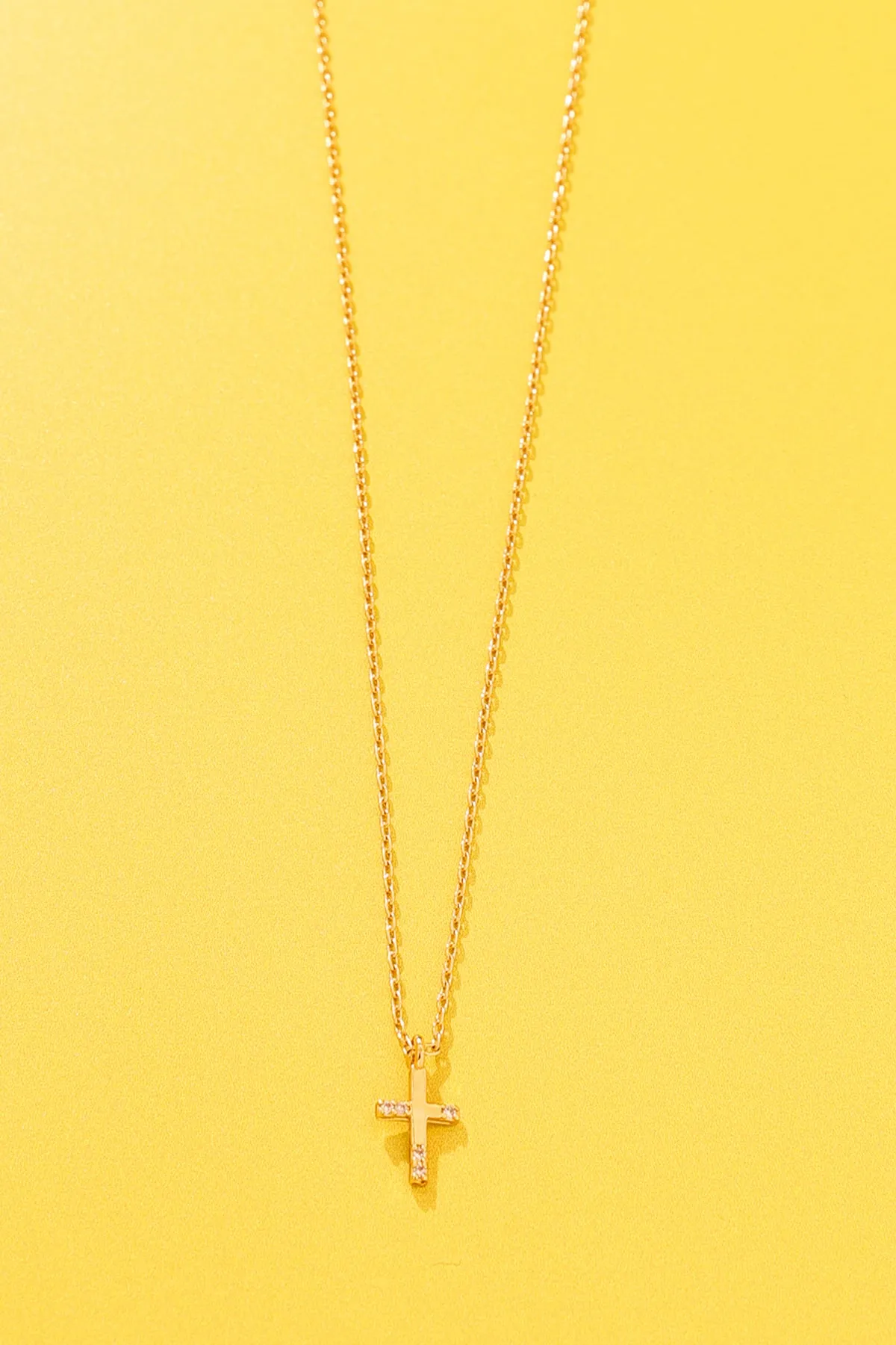 18k gold-plated Mini Cross Pendant Necklace