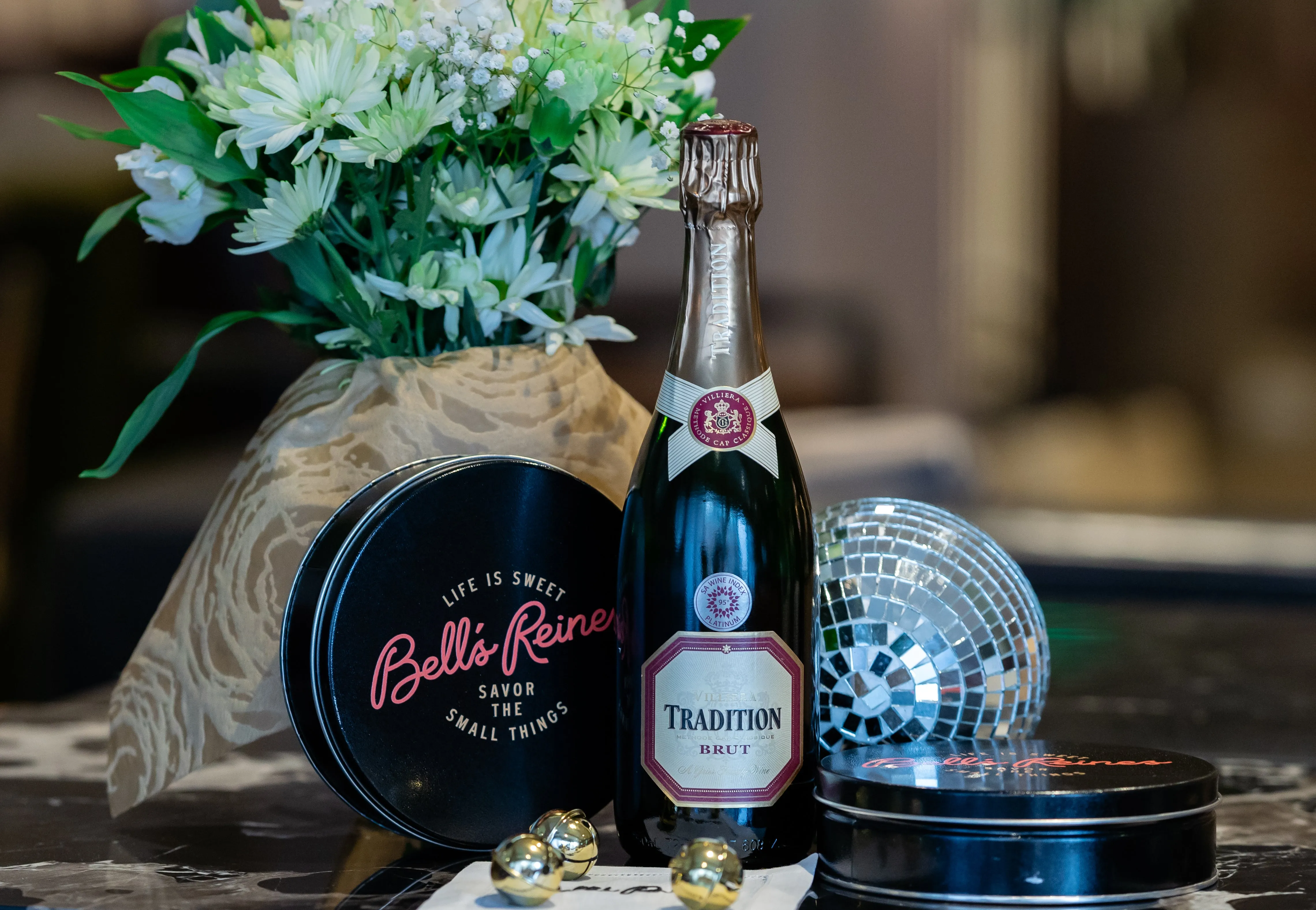 Blissful Snickerdoodle Cookies: Bell's Reines Cookies & Villiera Tradition Brut