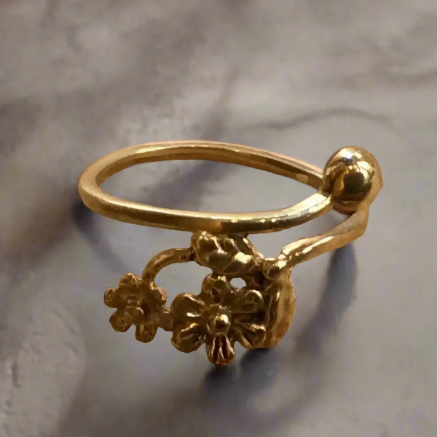 Dainty Minimalist Flower Ring - Simplicity.
