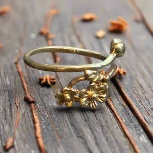 Dainty Minimalist Flower Ring - Simplicity.
