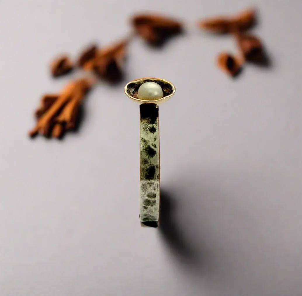 Dainty Twotone ring - Pure and Innocent.