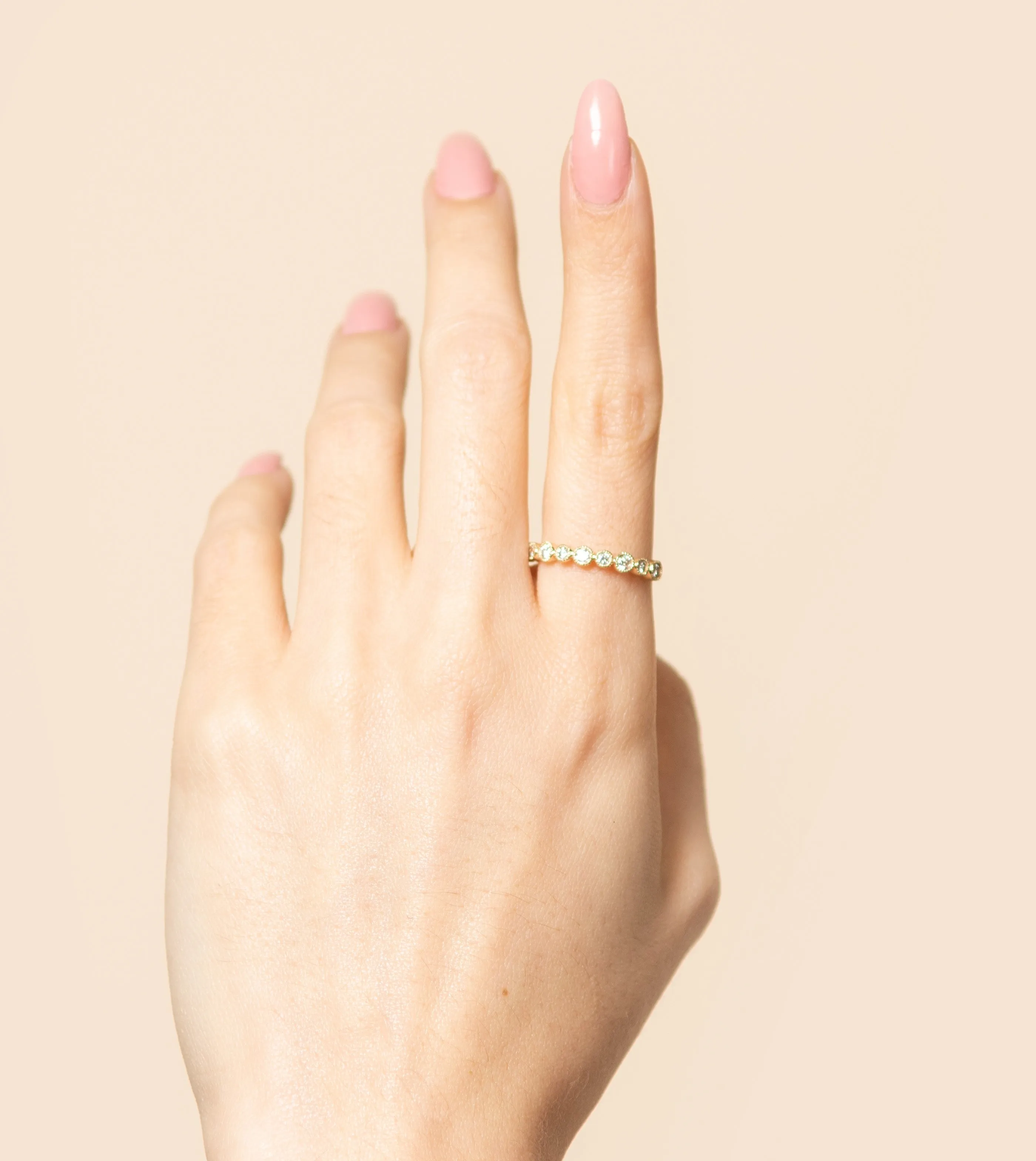 Diamond Alternating Bezel Set Band