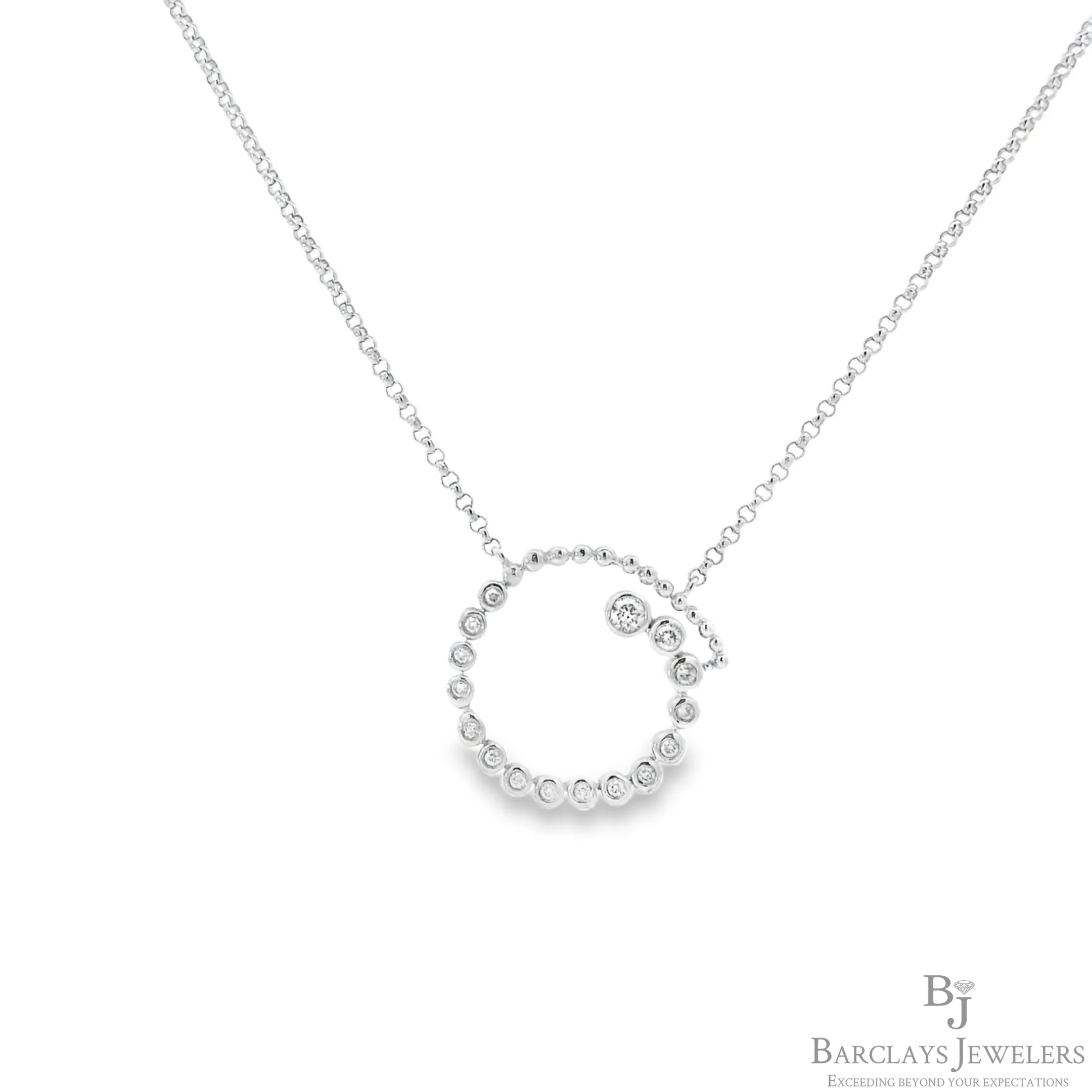 Elegant Circular Pendant Necklace