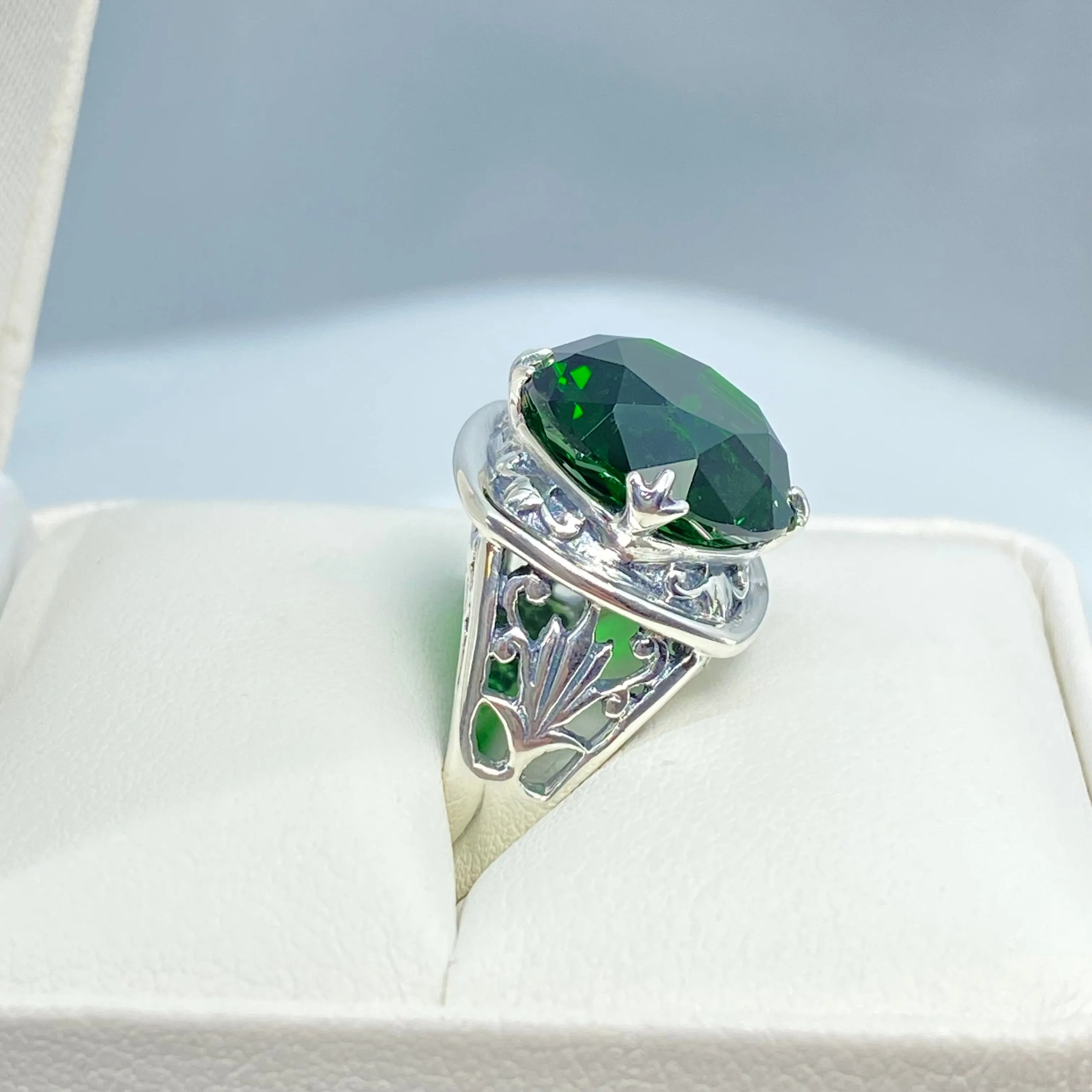 Emerald Ring, Round Cut, Lotus Art Deco Filigree, D130