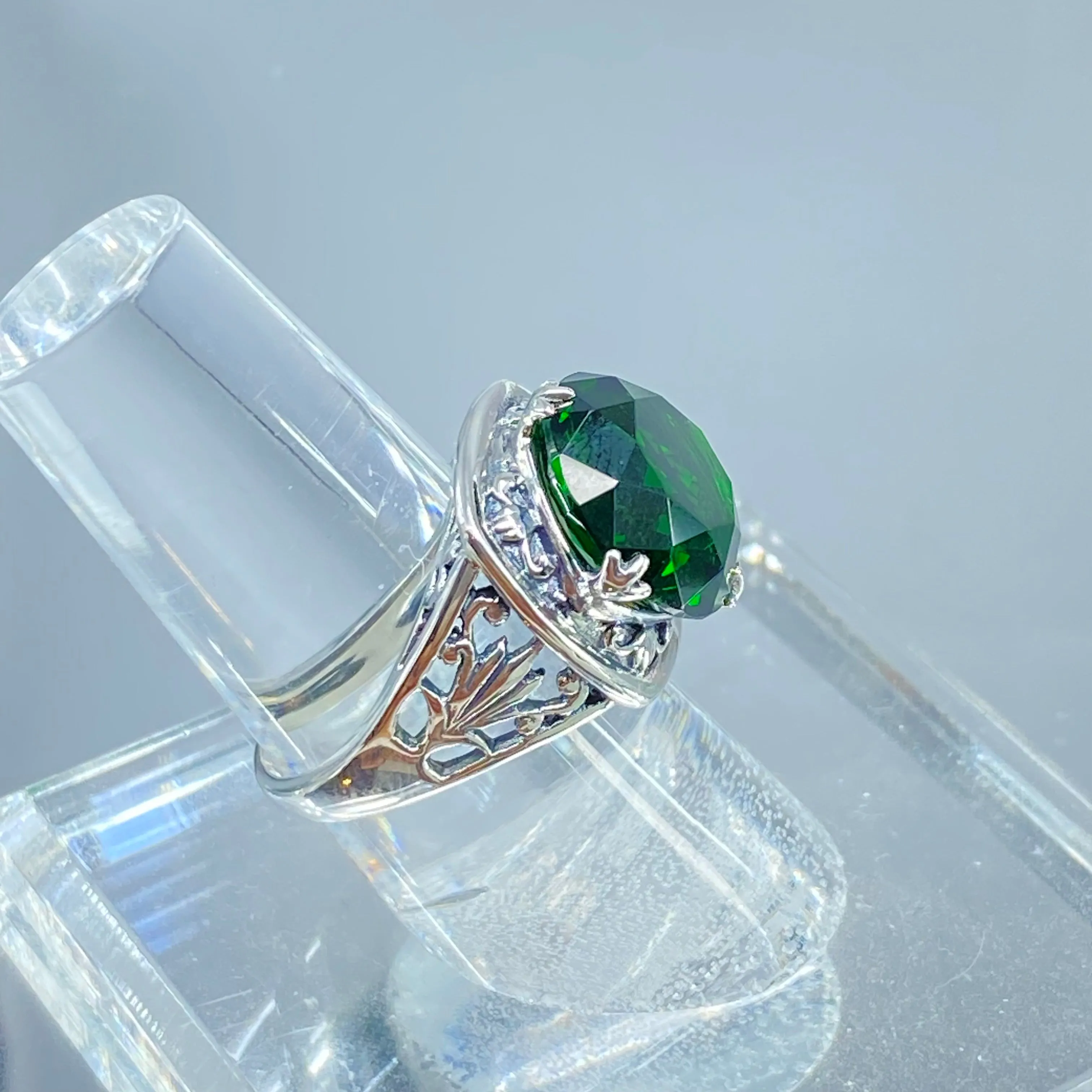 Emerald Ring, Round Cut, Lotus Art Deco Filigree, D130