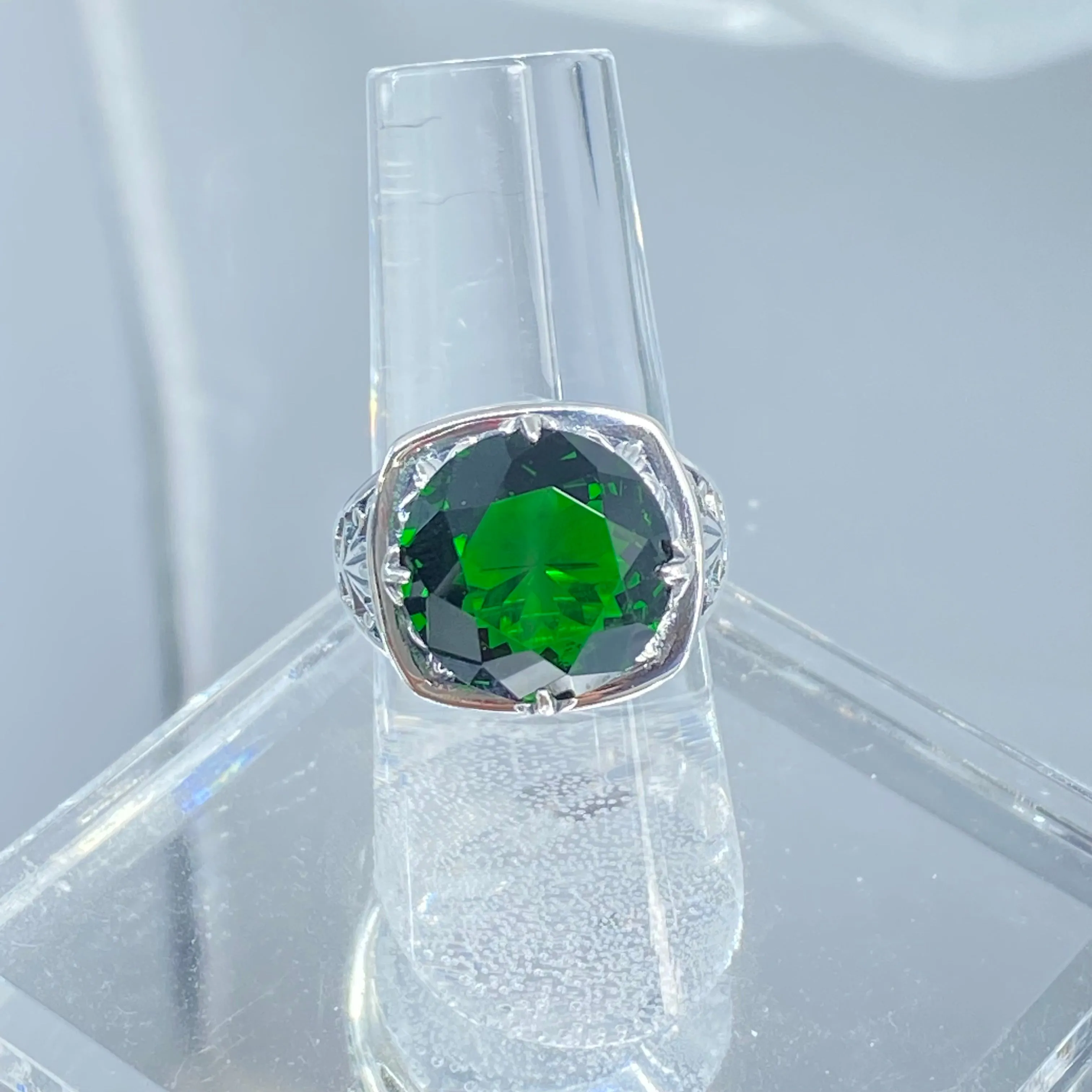 Emerald Ring, Round Cut, Lotus Art Deco Filigree, D130