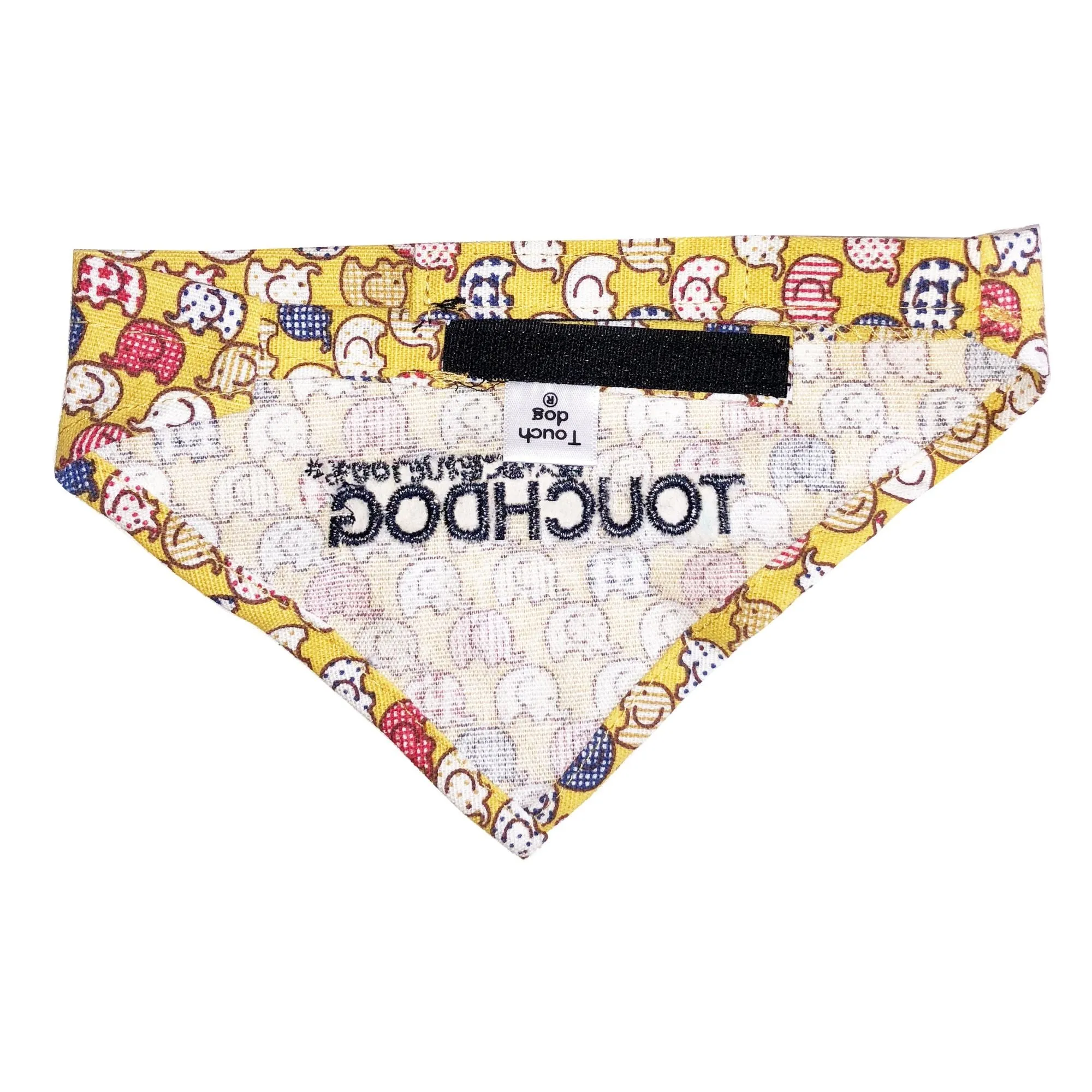 Fashionable dog bandana with Velcro closure and stylish print Extras