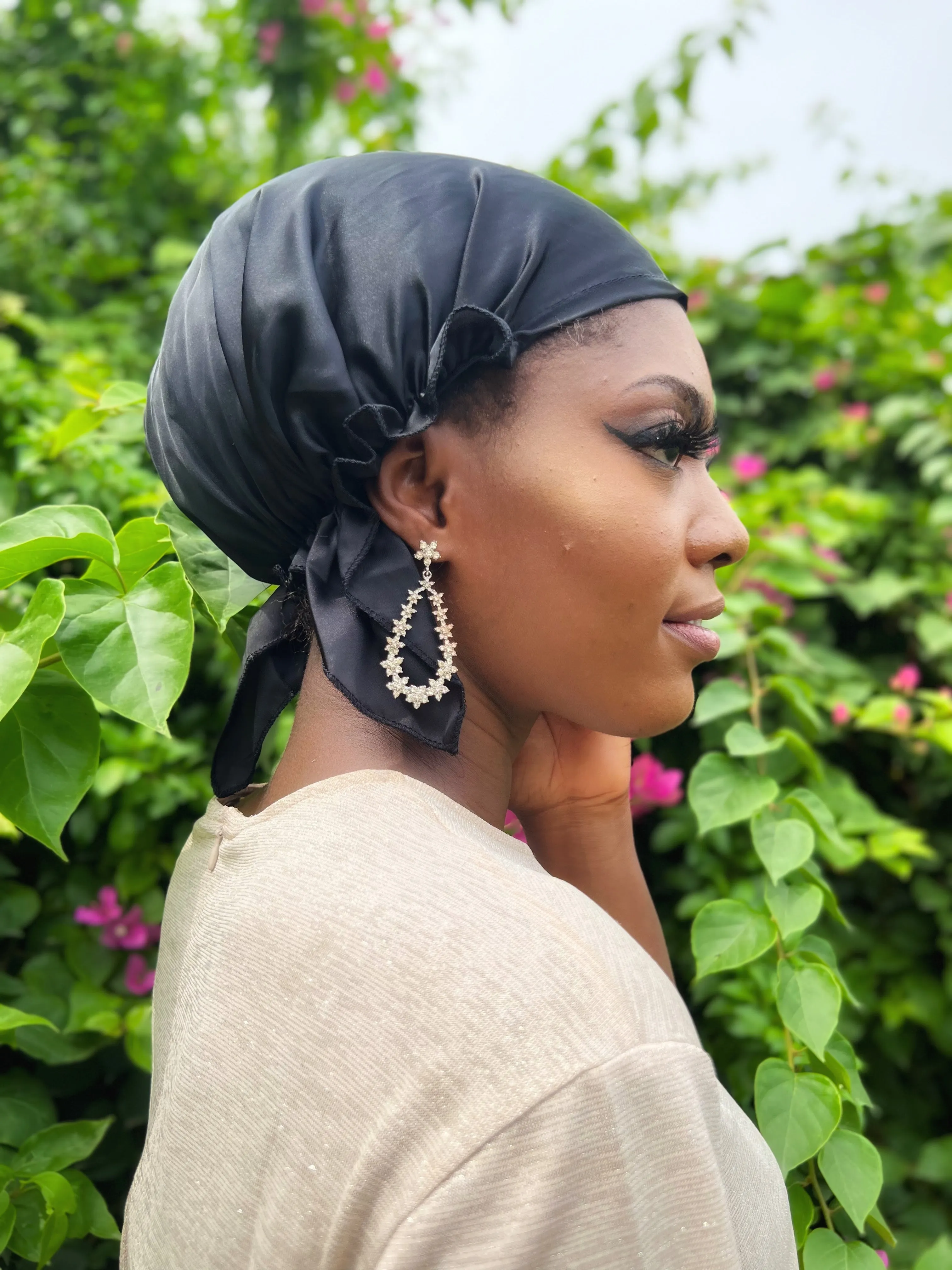 FASHIONABLE SILKY BONNET