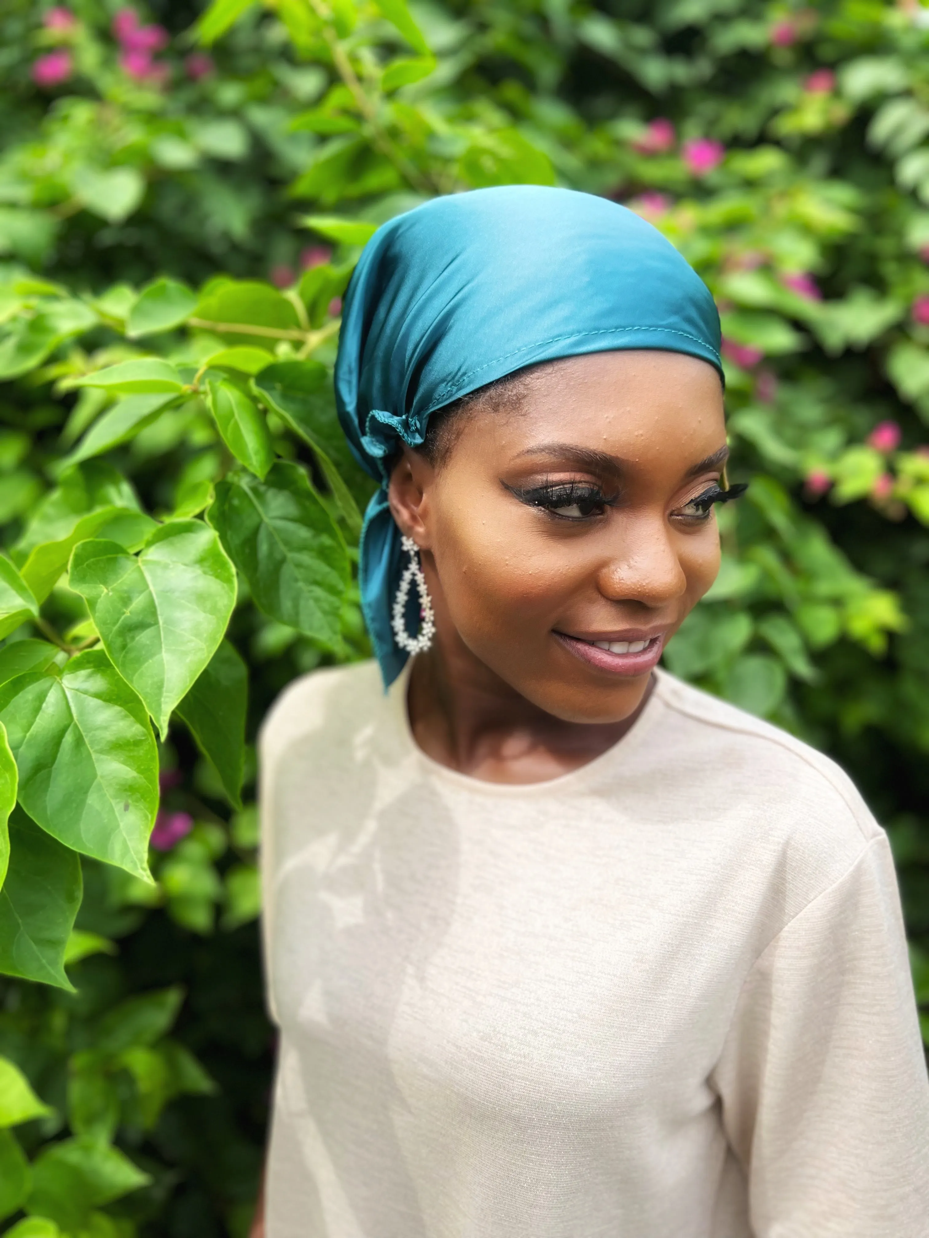 FASHIONABLE SILKY BONNET