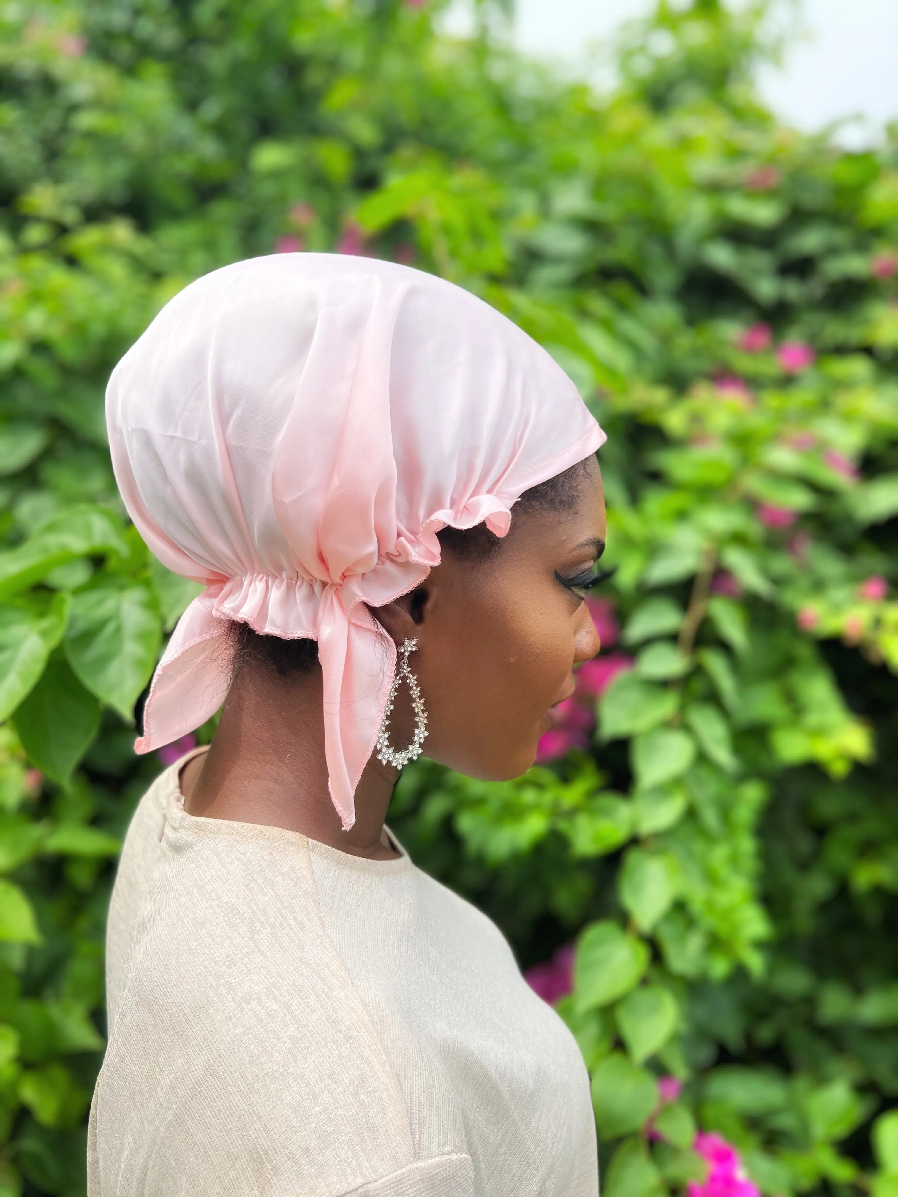 FASHIONABLE SILKY BONNET