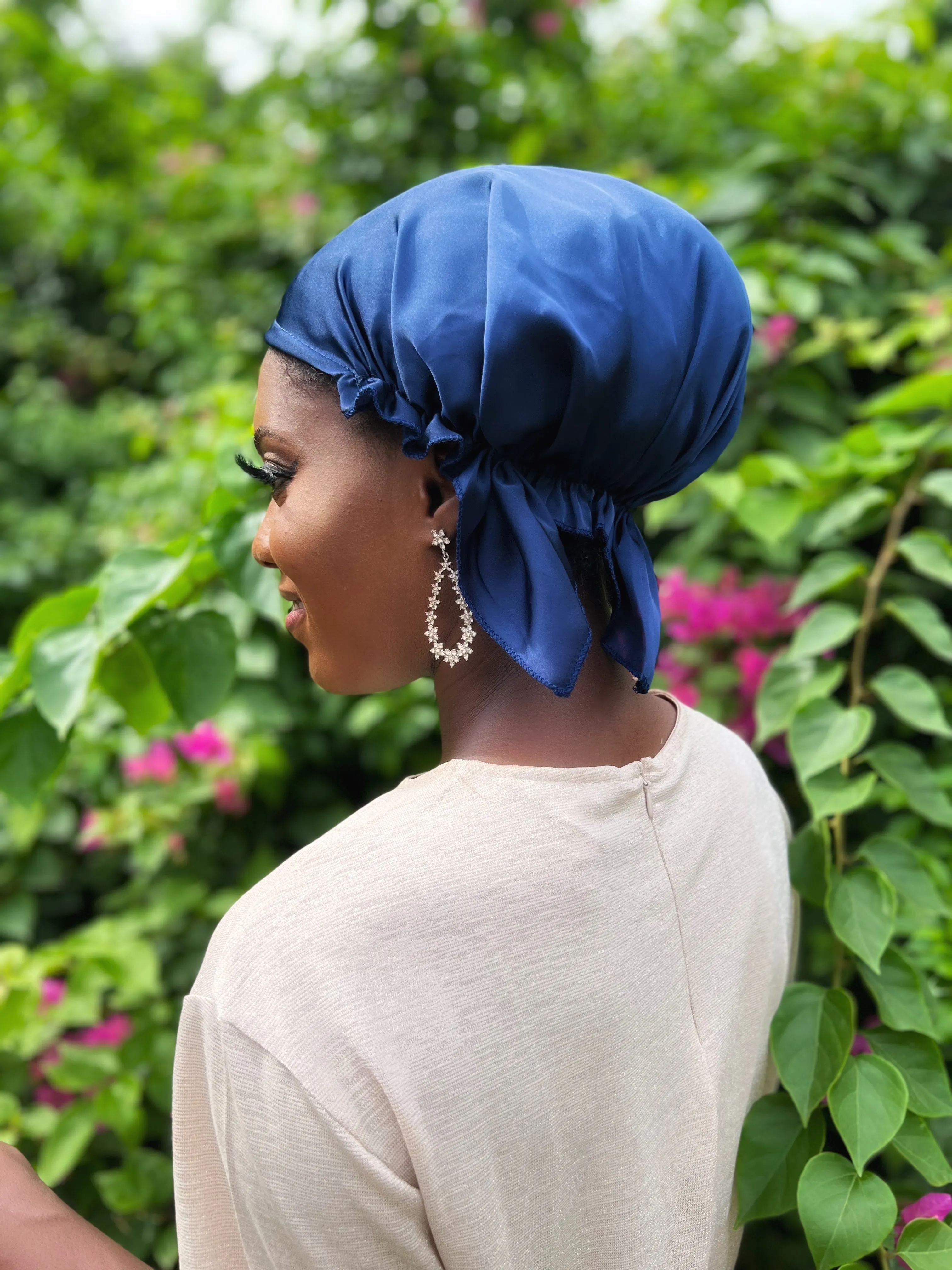 FASHIONABLE SILKY BONNET