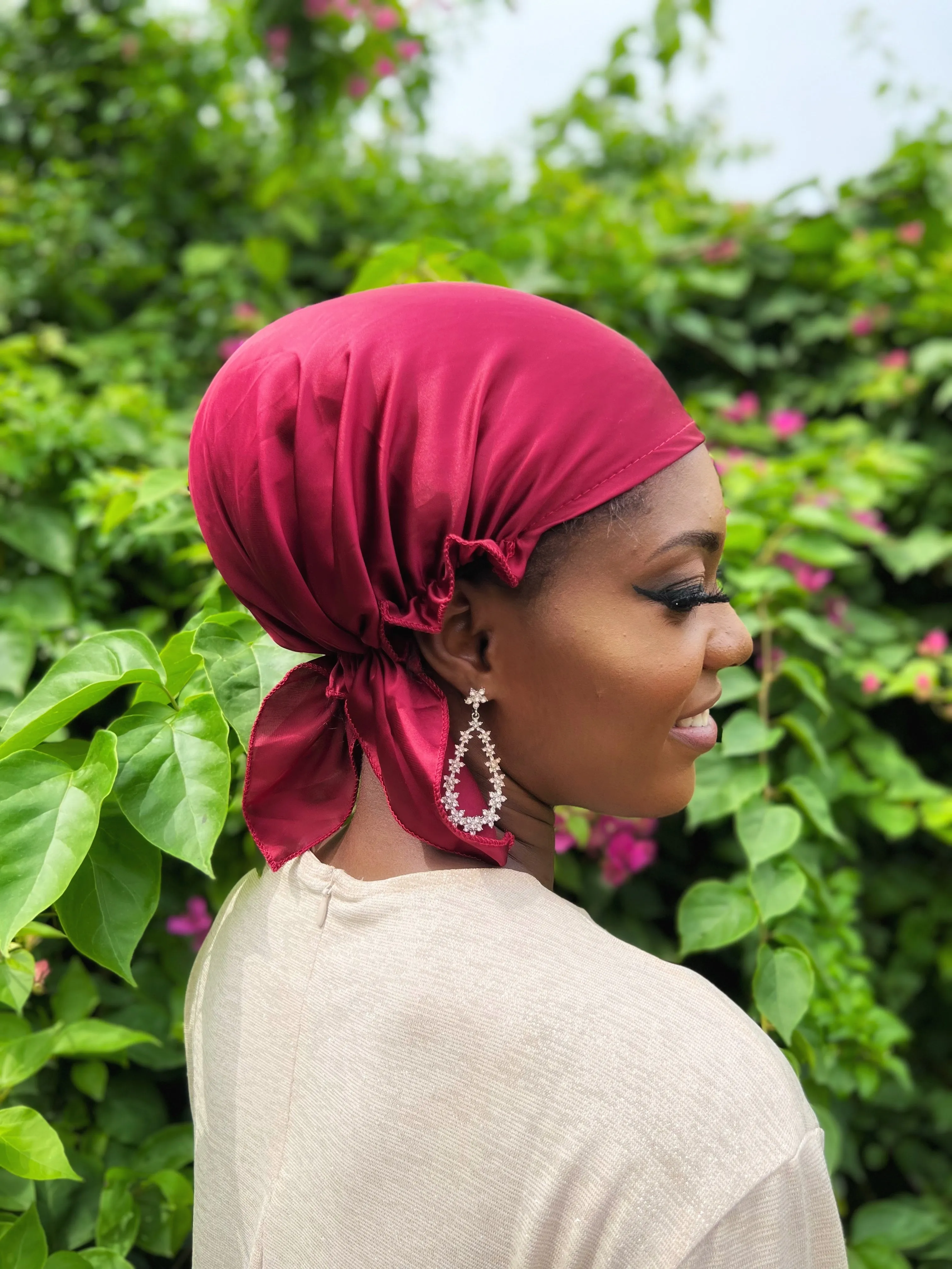 FASHIONABLE SILKY BONNET