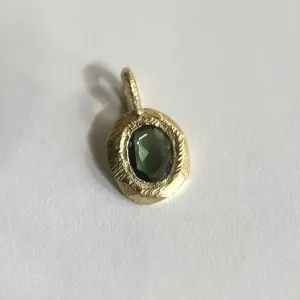 freeform charm pendant - green sapphire