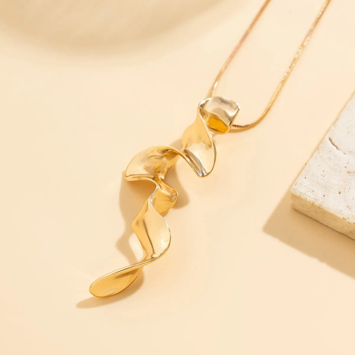 Geometric Abstract Ribbon Pattern Necklace