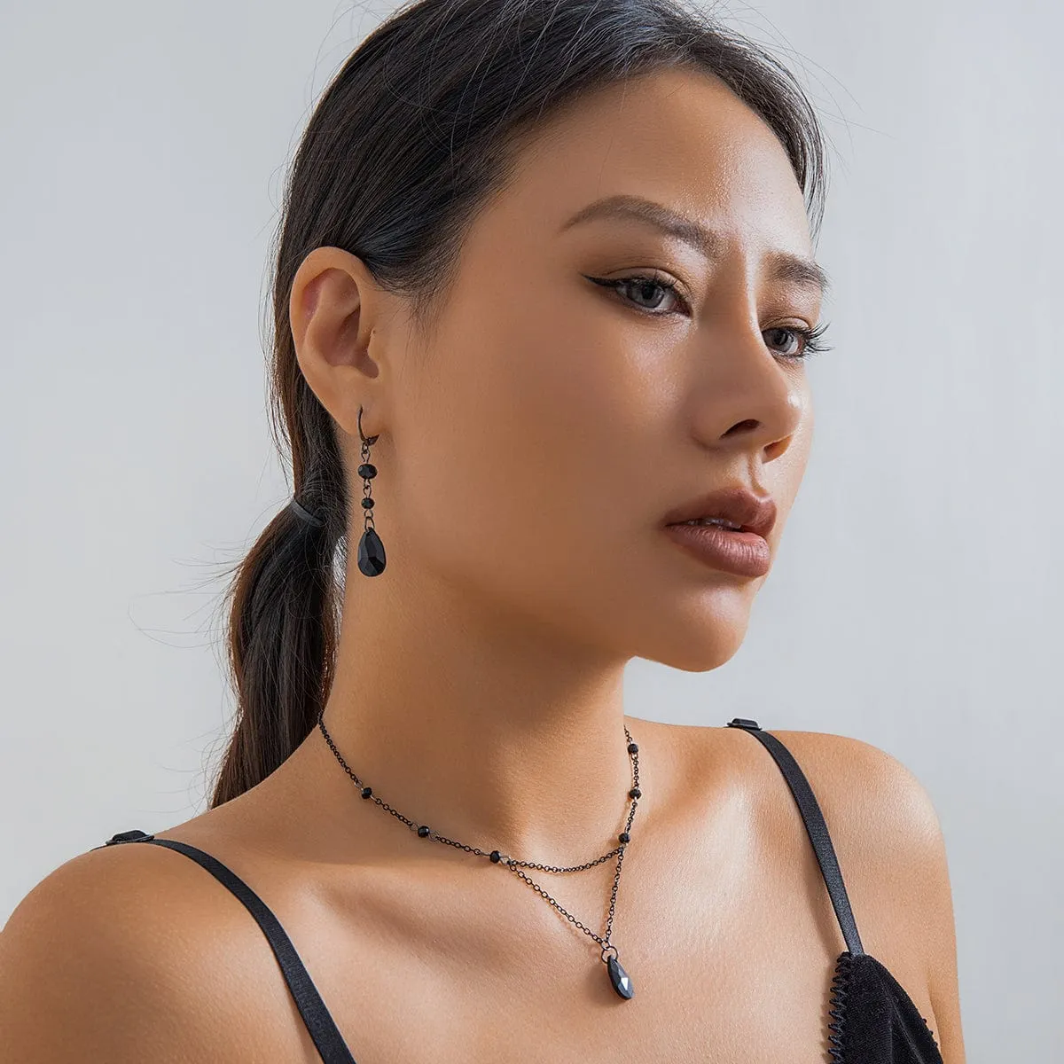 Gothic Rhinestone Waterdrop Pendant Cable Chain Necklace