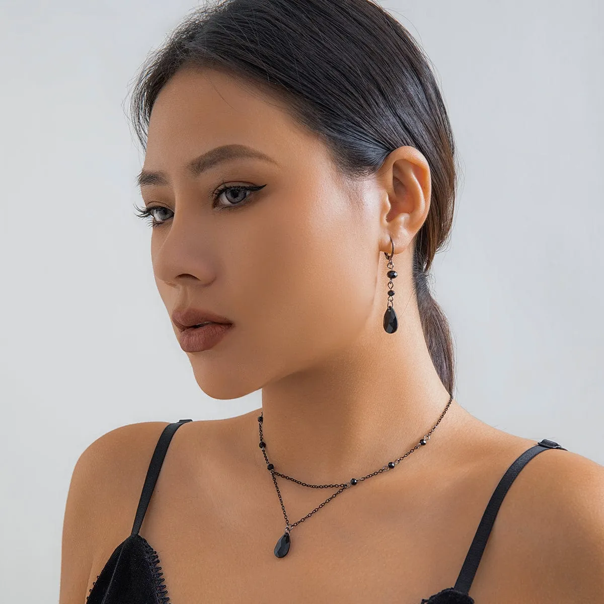Gothic Rhinestone Waterdrop Pendant Cable Chain Necklace