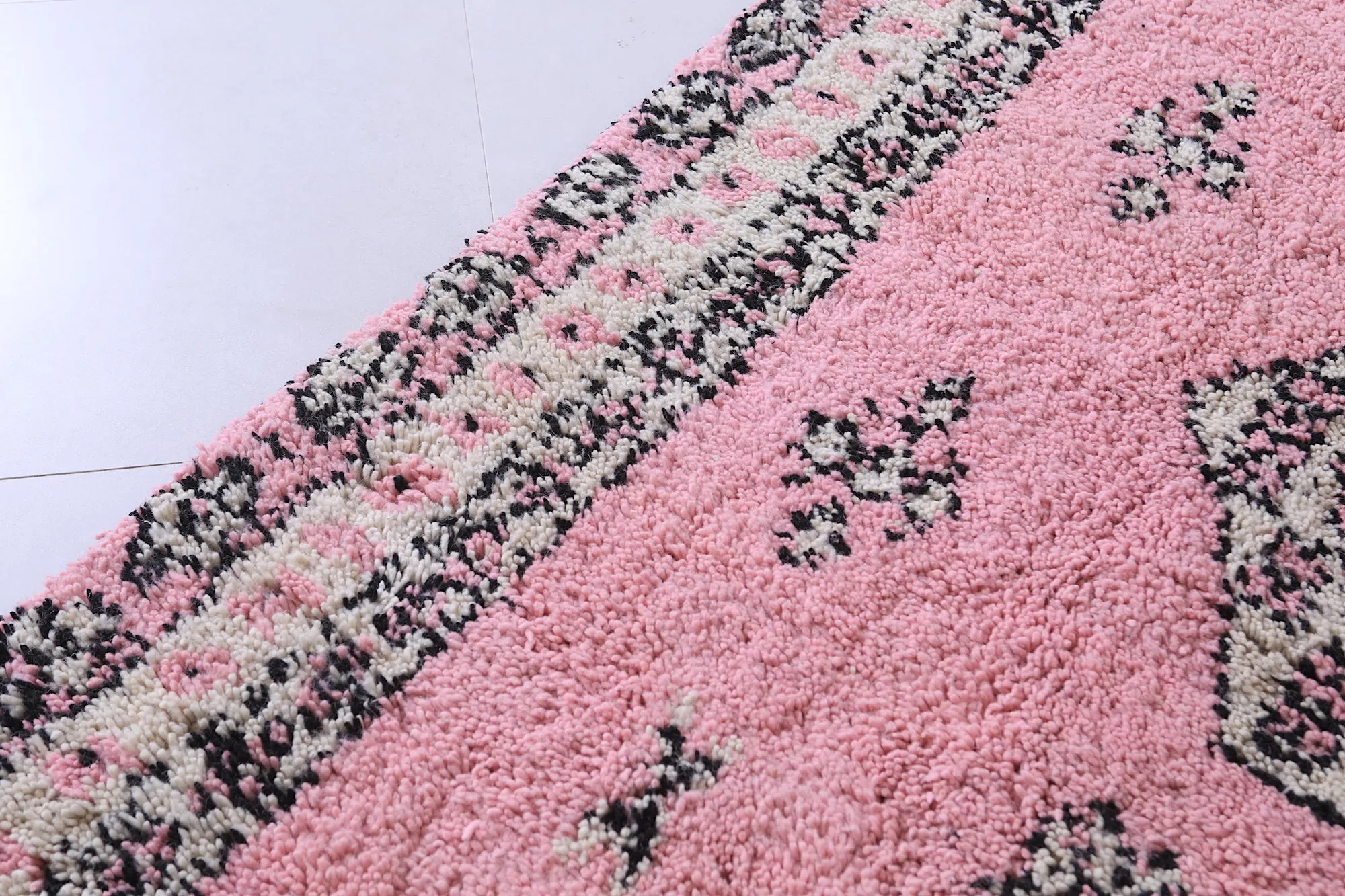 High atlas Moroccan rug - Pink Azilal rug - Wool rug