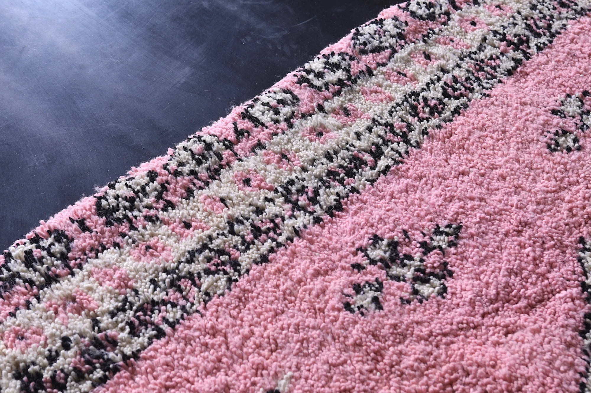 High atlas Moroccan rug - Pink Azilal rug - Wool rug