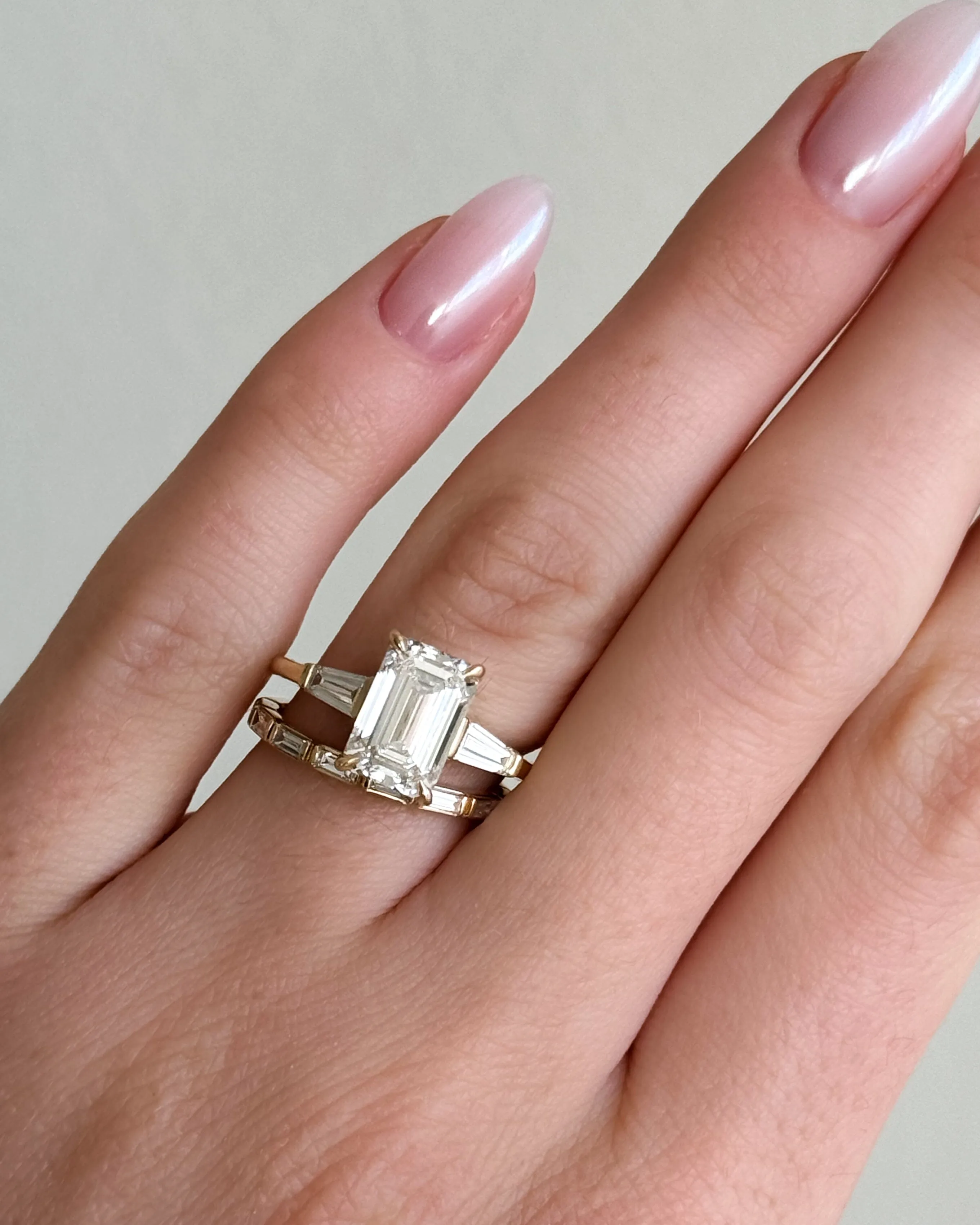 Iris Baguette Wedding Band