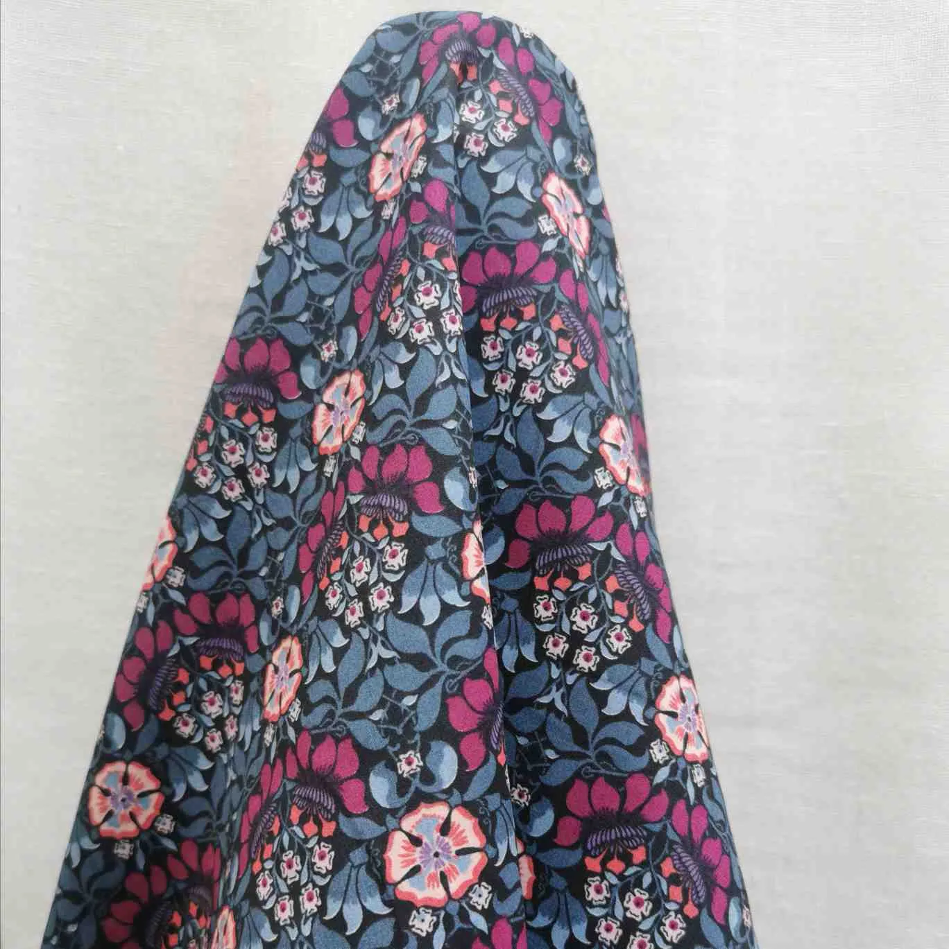 Liberty Cotton Tana Lawn, Persephone, Blue
