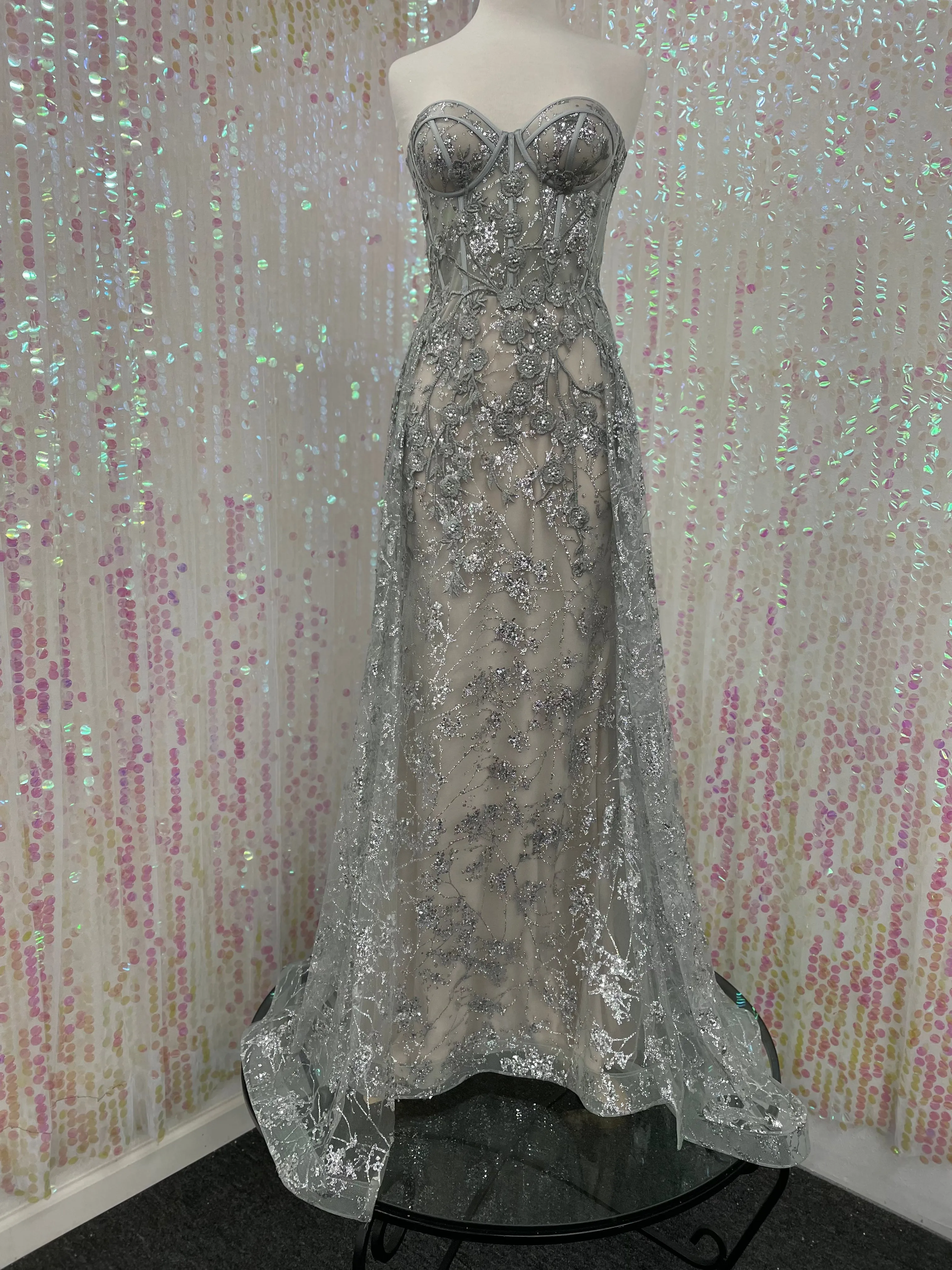Lilys LaDivCb046,Silver Strapless Long Lace Dress