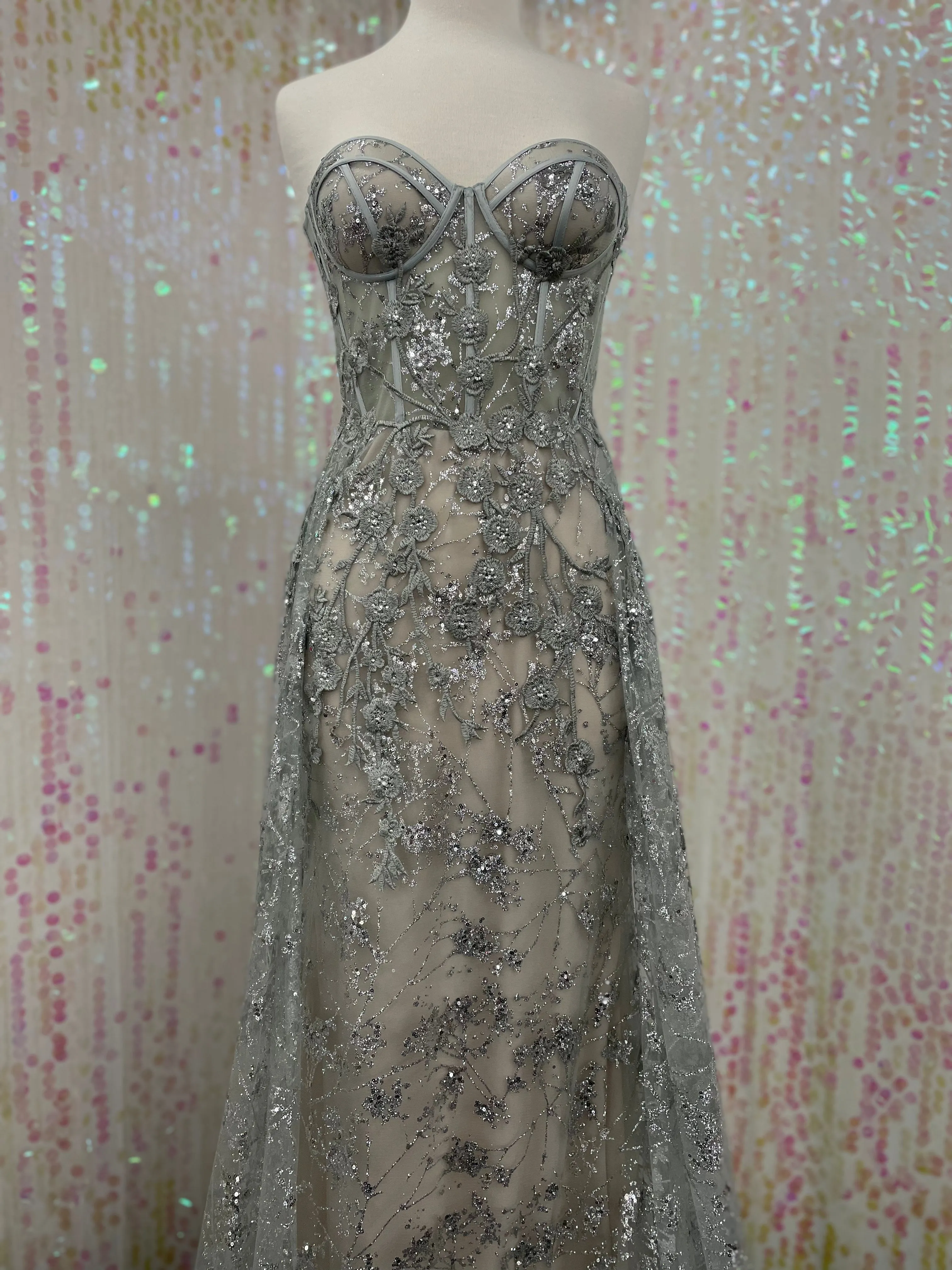 Lilys LaDivCb046,Silver Strapless Long Lace Dress