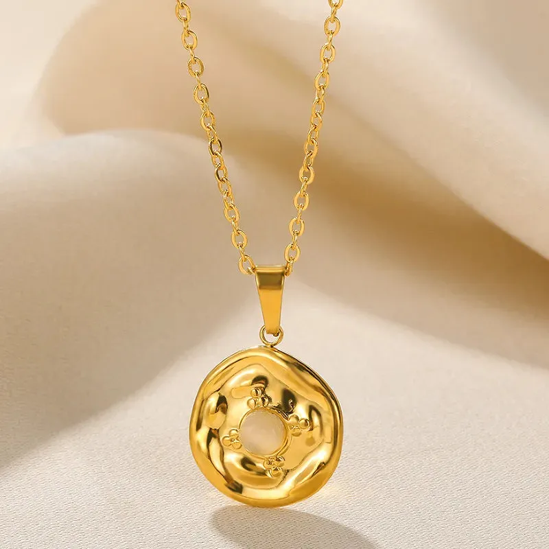 Maya Pendant Necklace