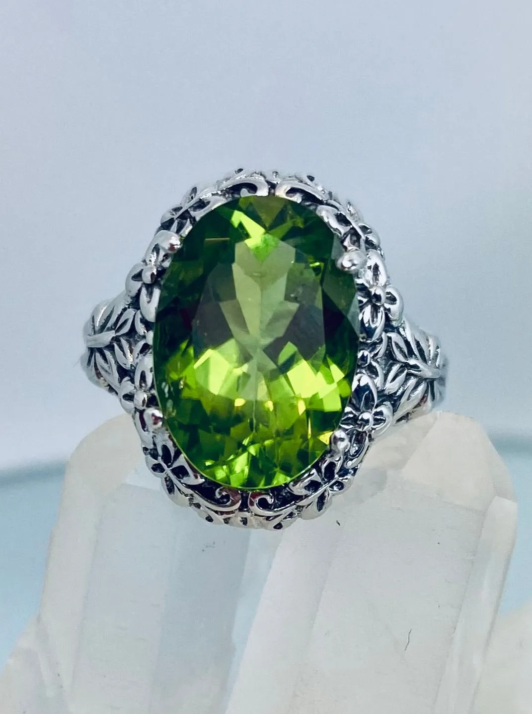 Natural Green Peridot Butterfly Ring, Oval Gemstone, Art Nouveau Vintage Ring, D79