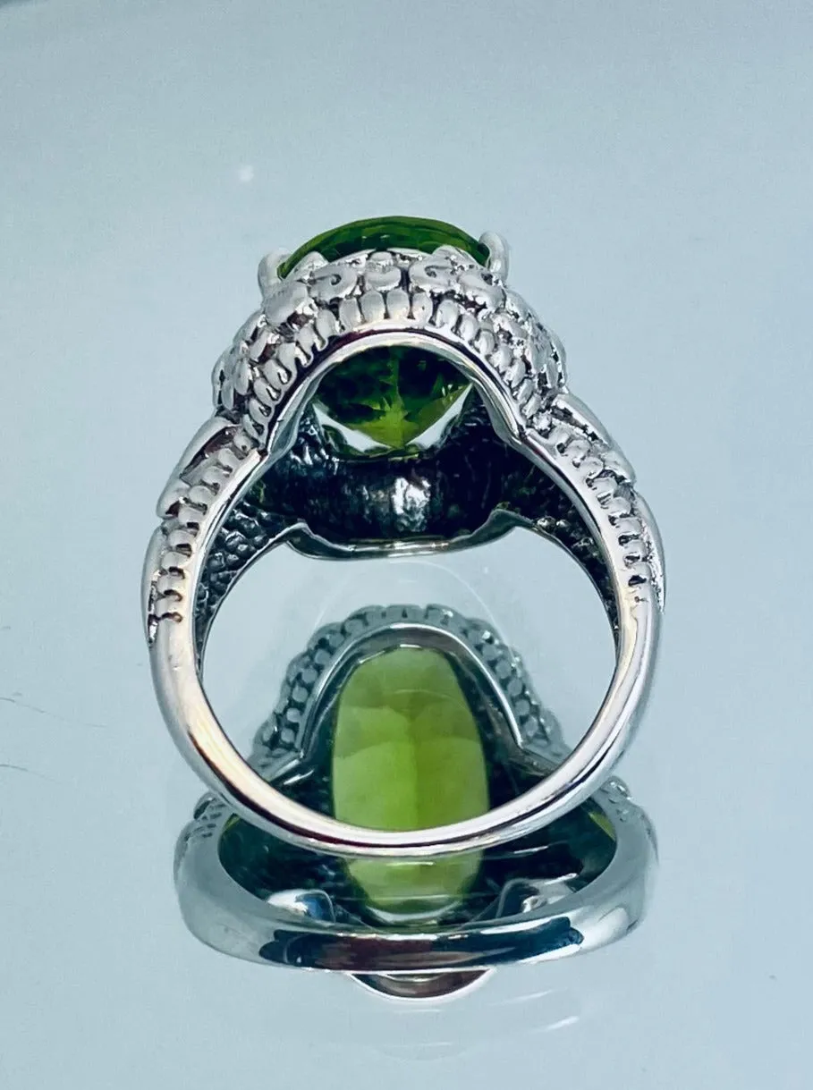 Natural Green Peridot Butterfly Ring, Oval Gemstone, Art Nouveau Vintage Ring, D79
