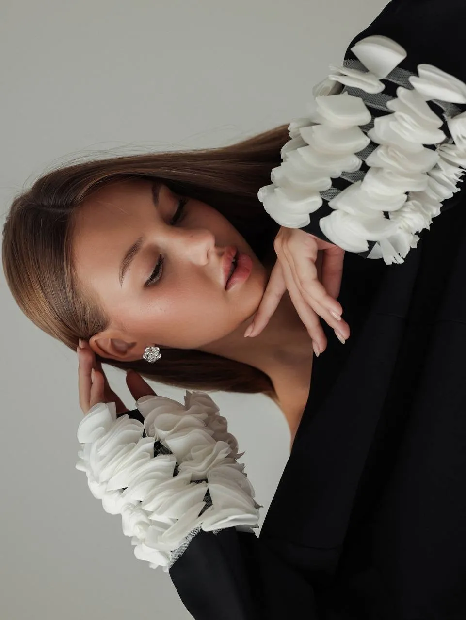 Pearl of Elegance Set with Delicate Details