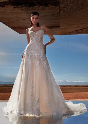 Pronovias Privee: Ruri