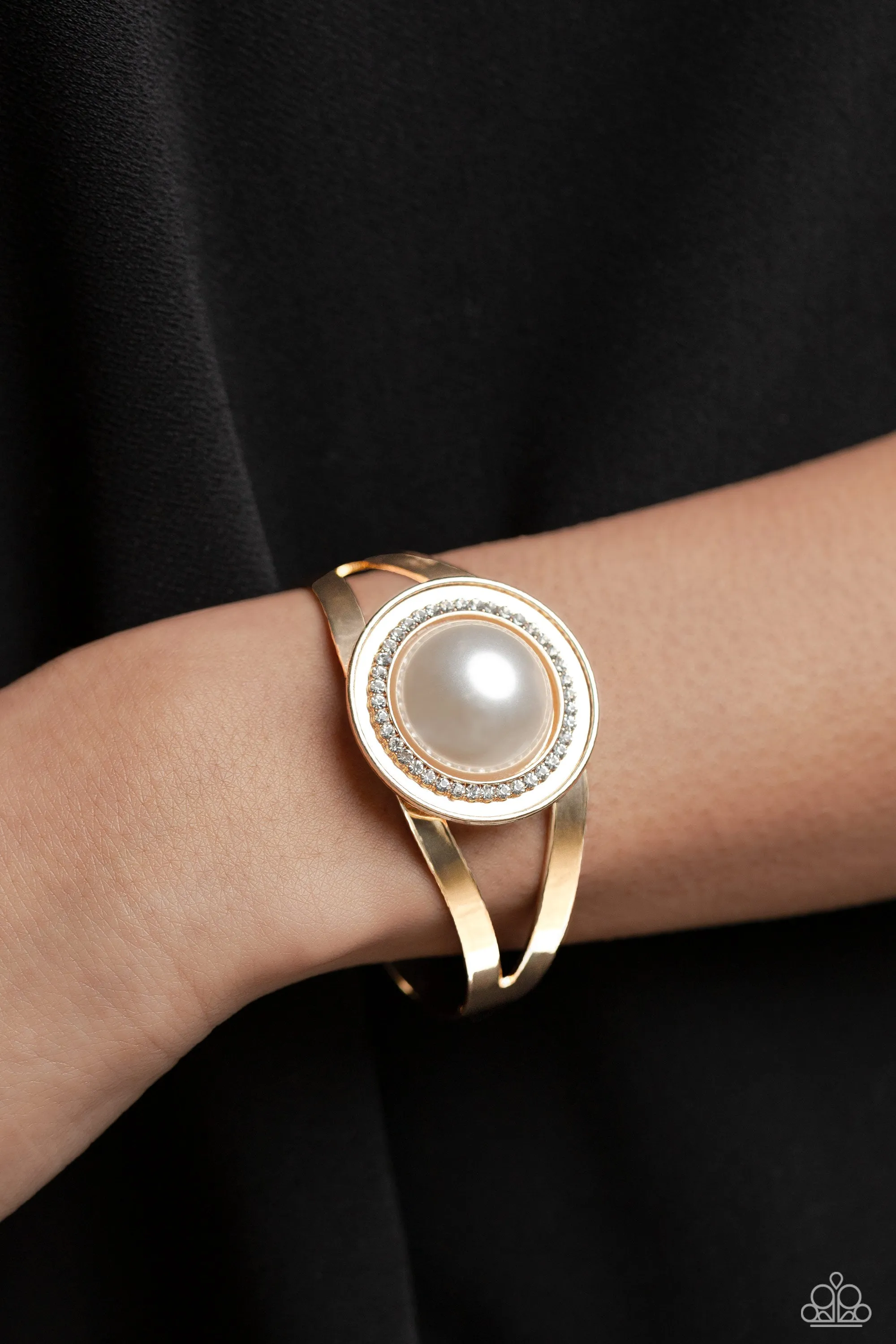 Put On The GLITZ Gold Bracelet Paparazzi