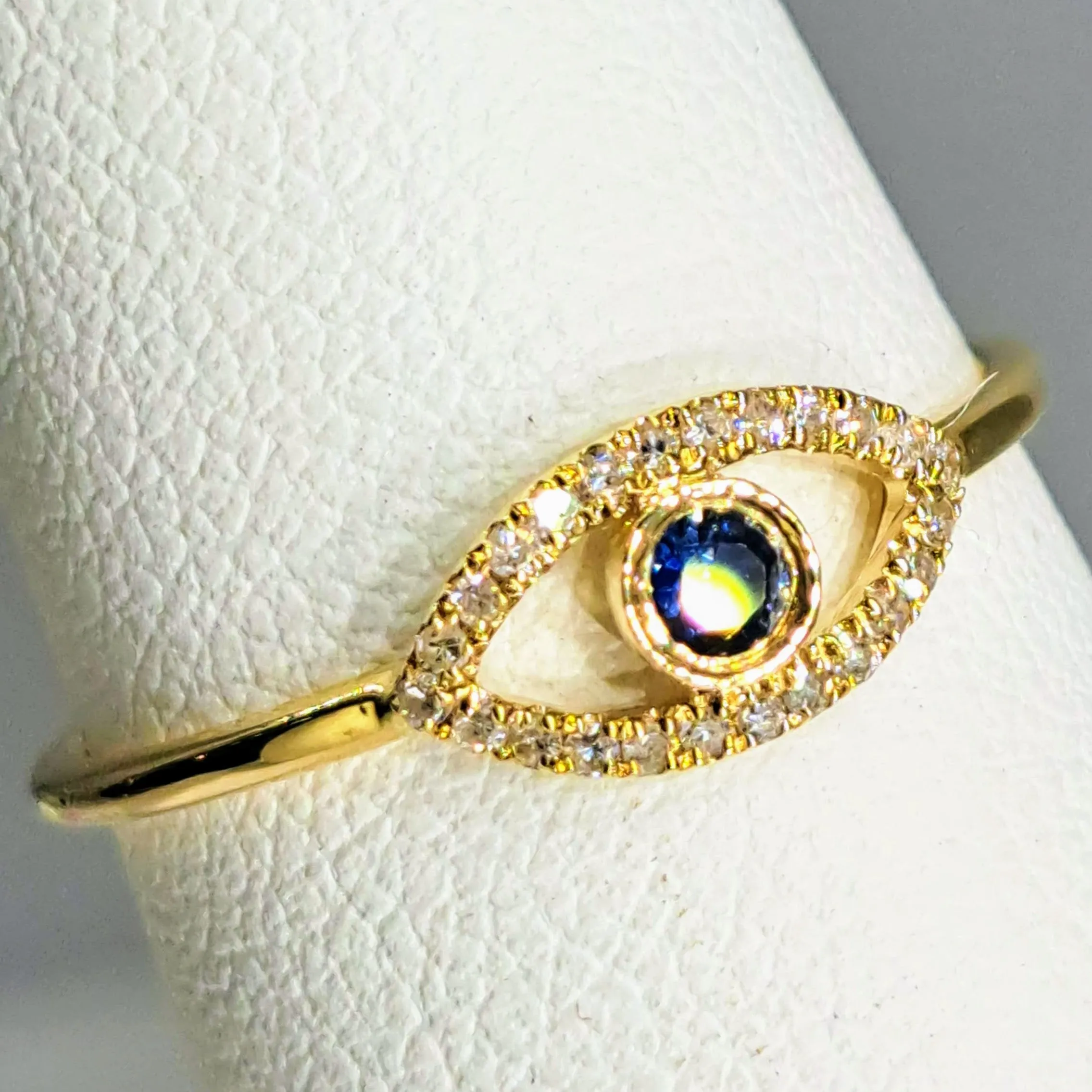 "Sweet Eye" Sz 6 Ring - Sapphire, Diamonds, 14k Gold