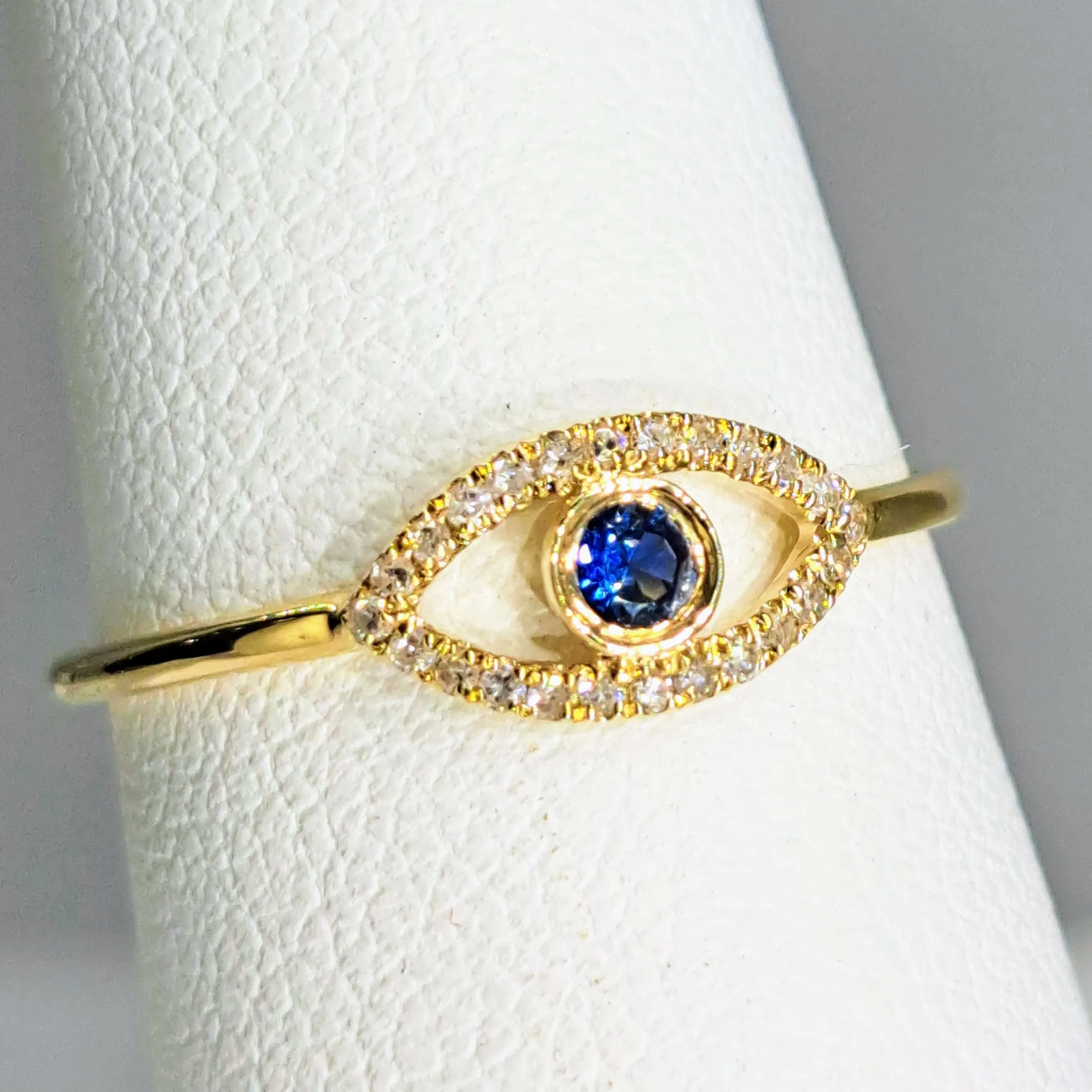 "Sweet Eye" Sz 6 Ring - Sapphire, Diamonds, 14k Gold