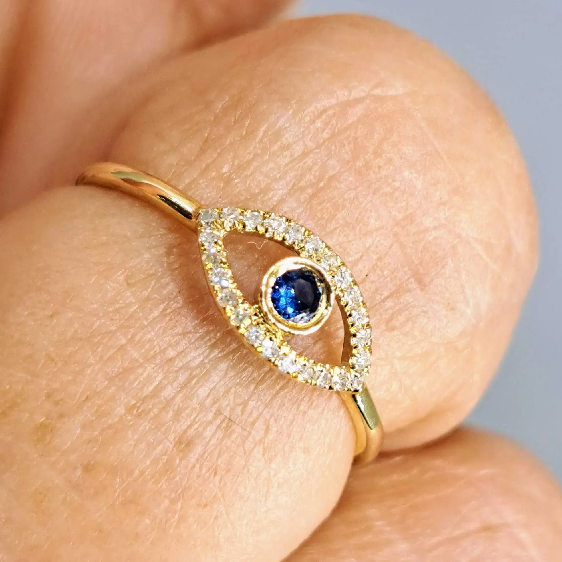 "Sweet Eye" Sz 6 Ring - Sapphire, Diamonds, 14k Gold