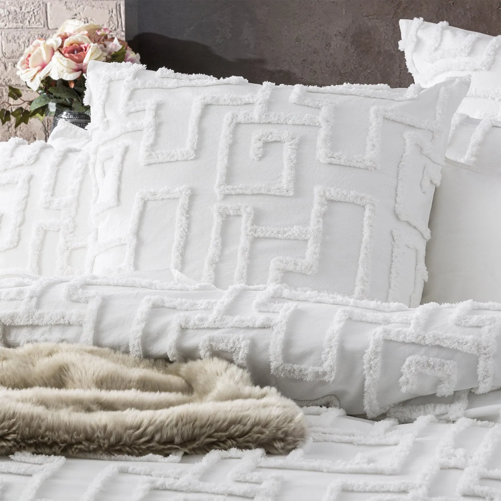 Renee Taylor Riley 100% Cotton Chenille Vintage Washed Tufted Quilt Cover Set - White