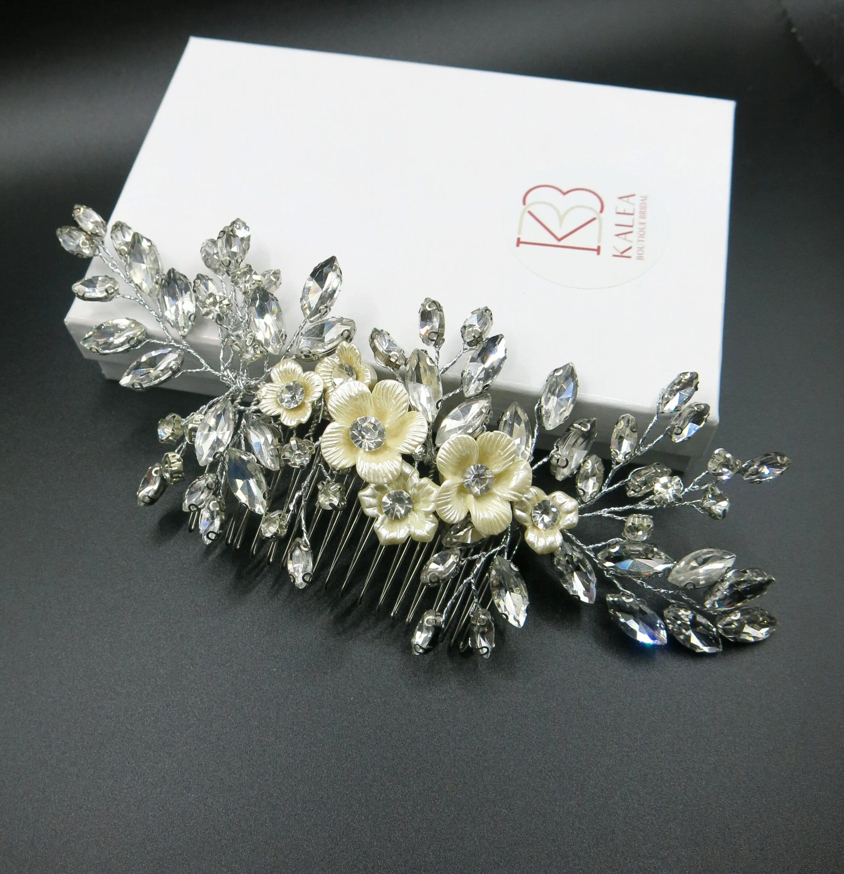 Rhinestone Crystal Seashell Flower Hair Comb, Ivory Floral Large Wedding Hair Comb, Bridal Crystal Decorative Hairpiece