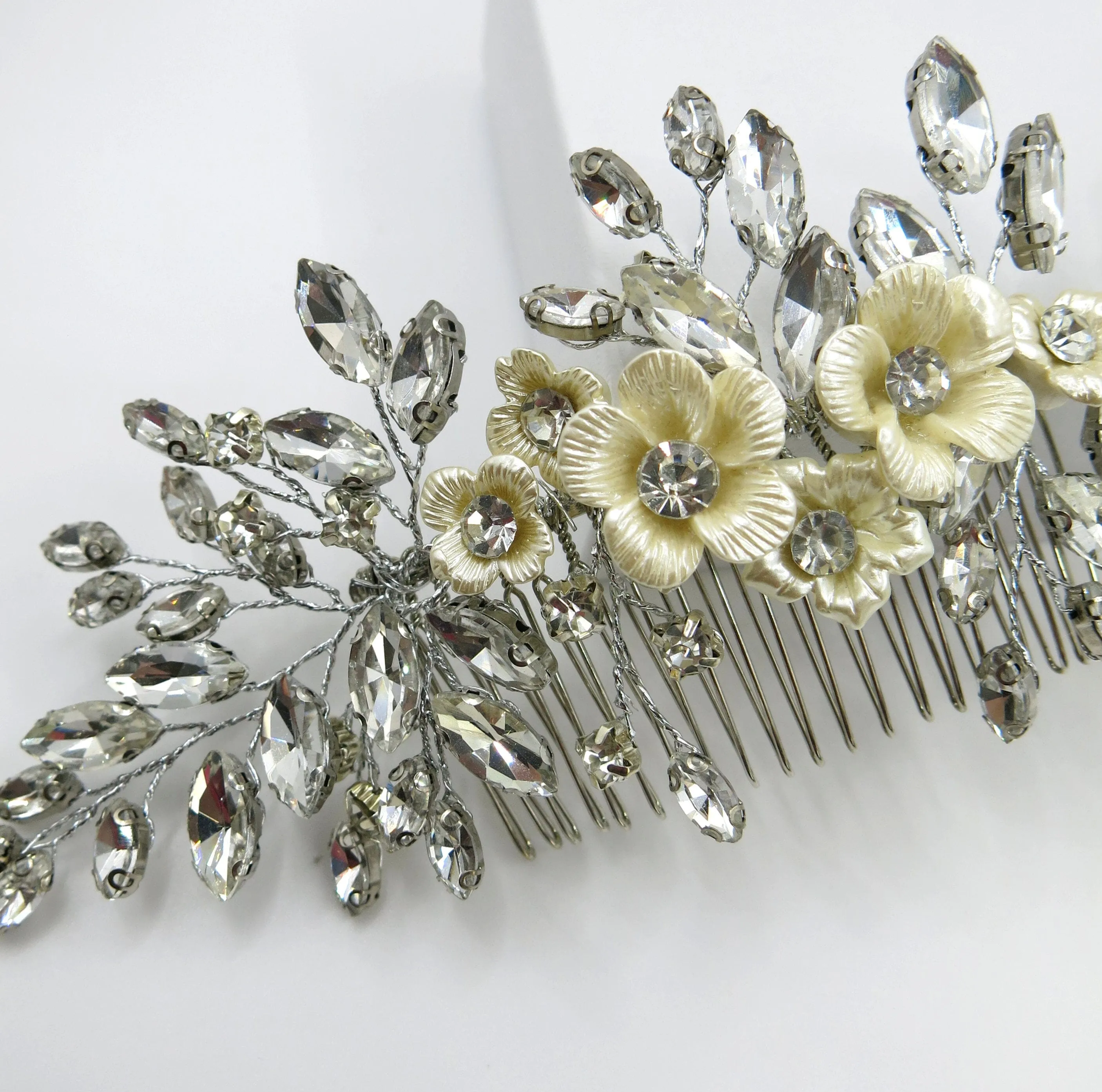 Rhinestone Crystal Seashell Flower Hair Comb, Ivory Floral Large Wedding Hair Comb, Bridal Crystal Decorative Hairpiece