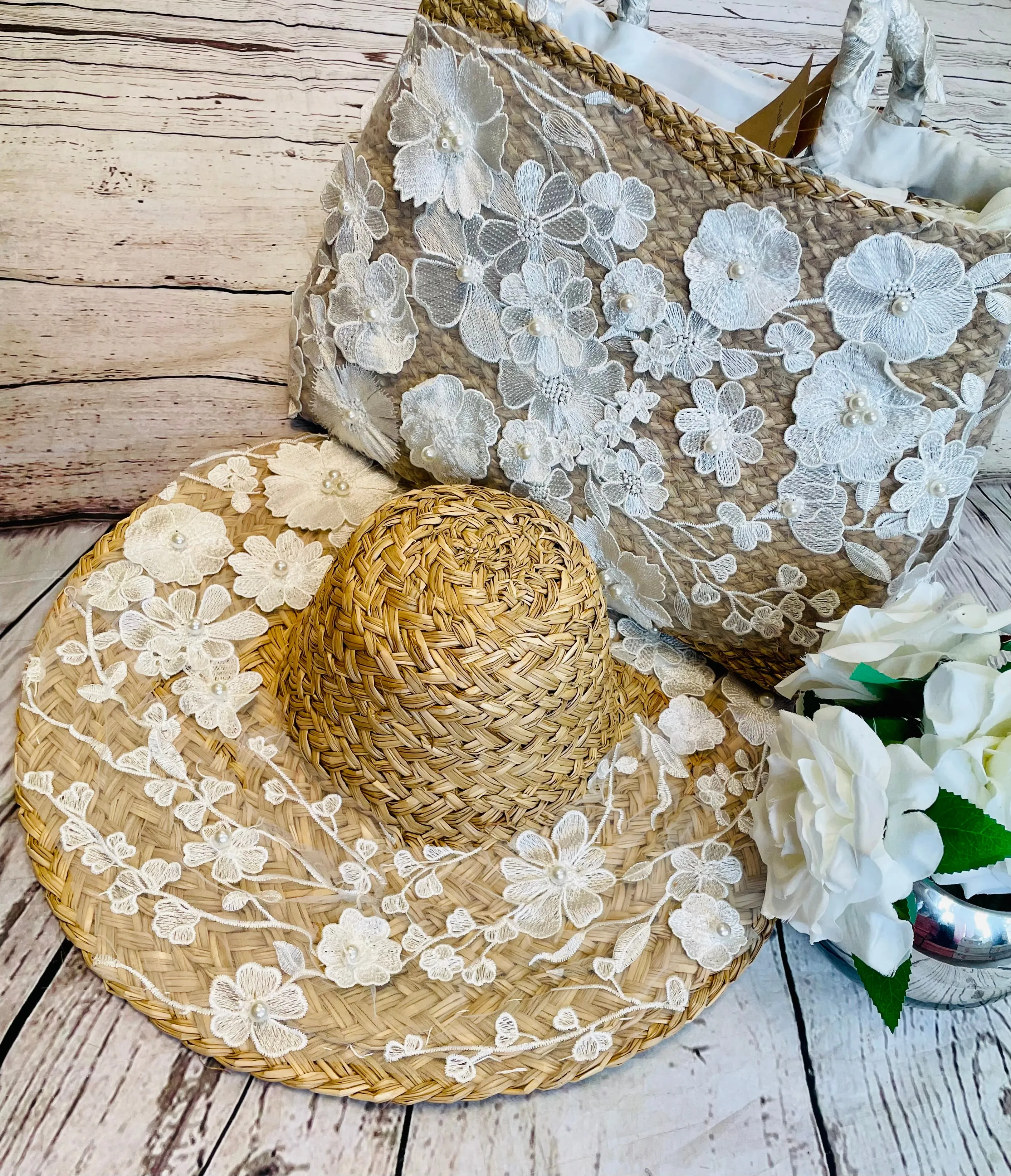 The DAISY luxury beige straw beach bag