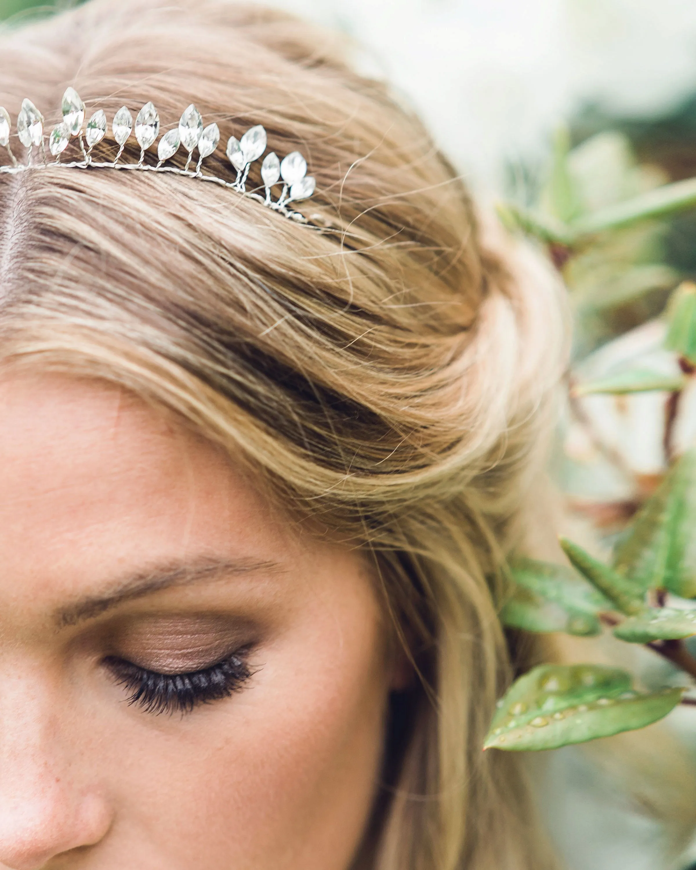 Tiny Leaves Petite Crown