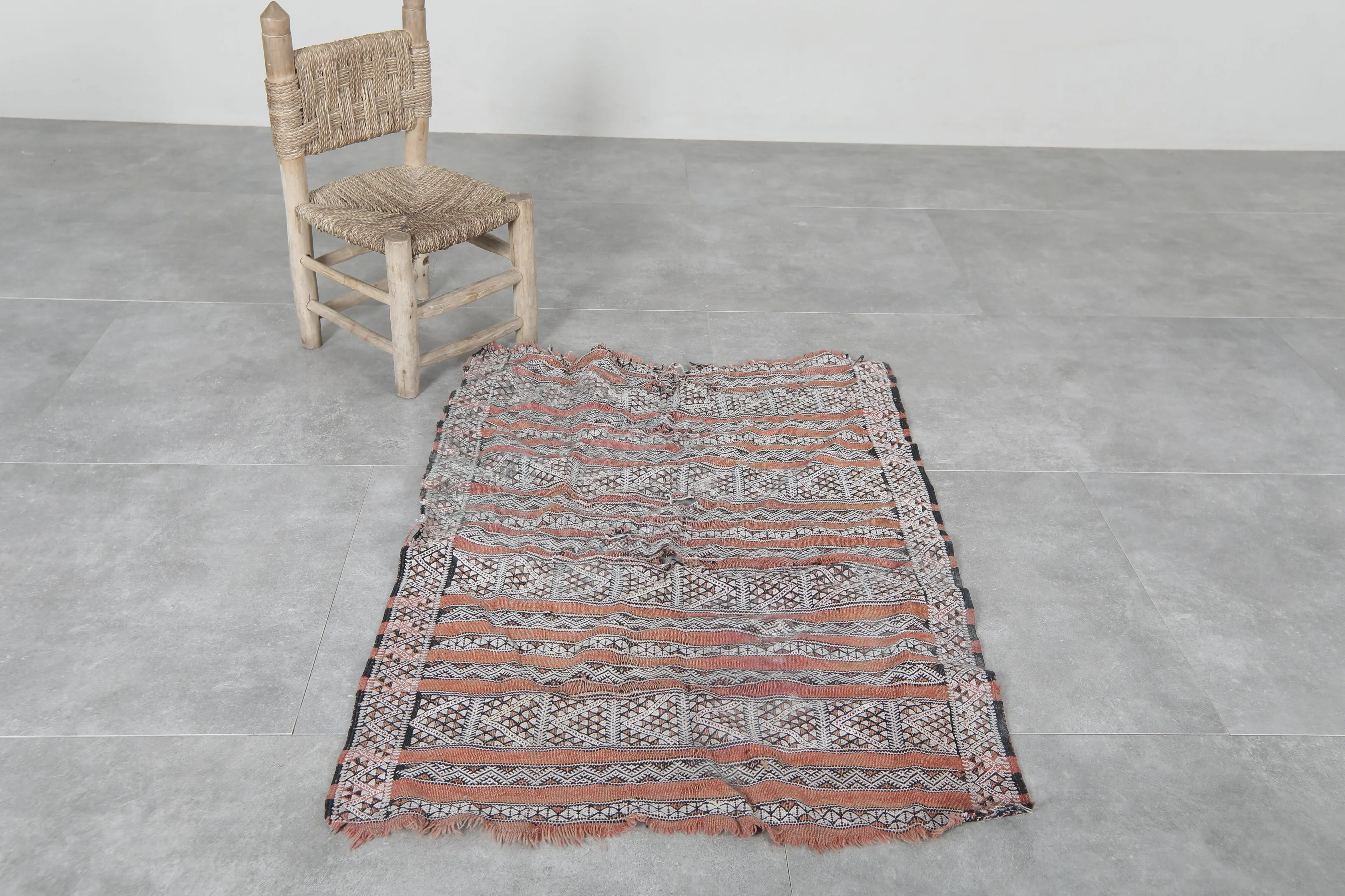 Vintage Moroccan Rug 2.8 x 3.7 FT - Boho Chic Striped Design
