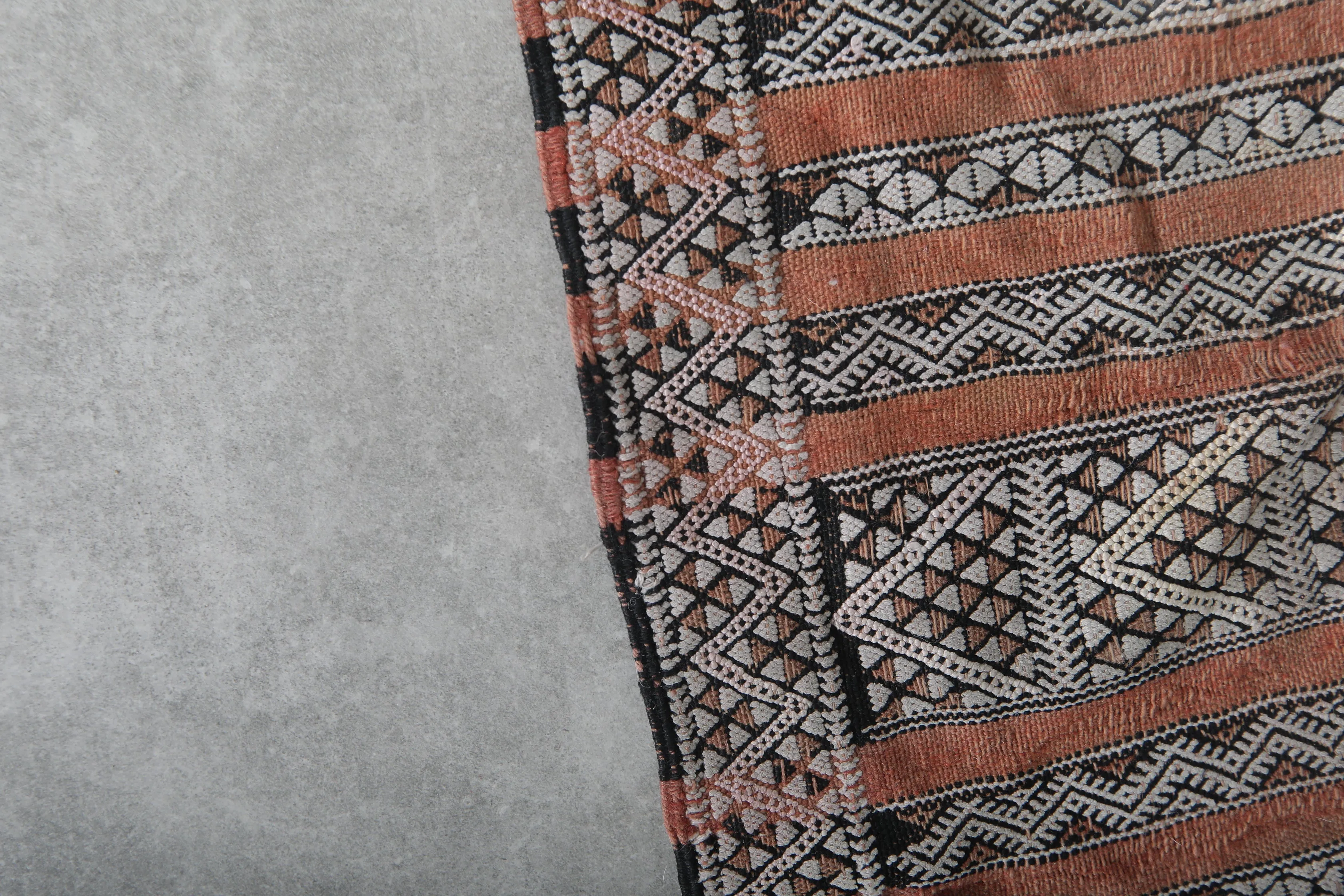 Vintage Moroccan Rug 2.8 x 3.7 FT - Boho Chic Striped Design