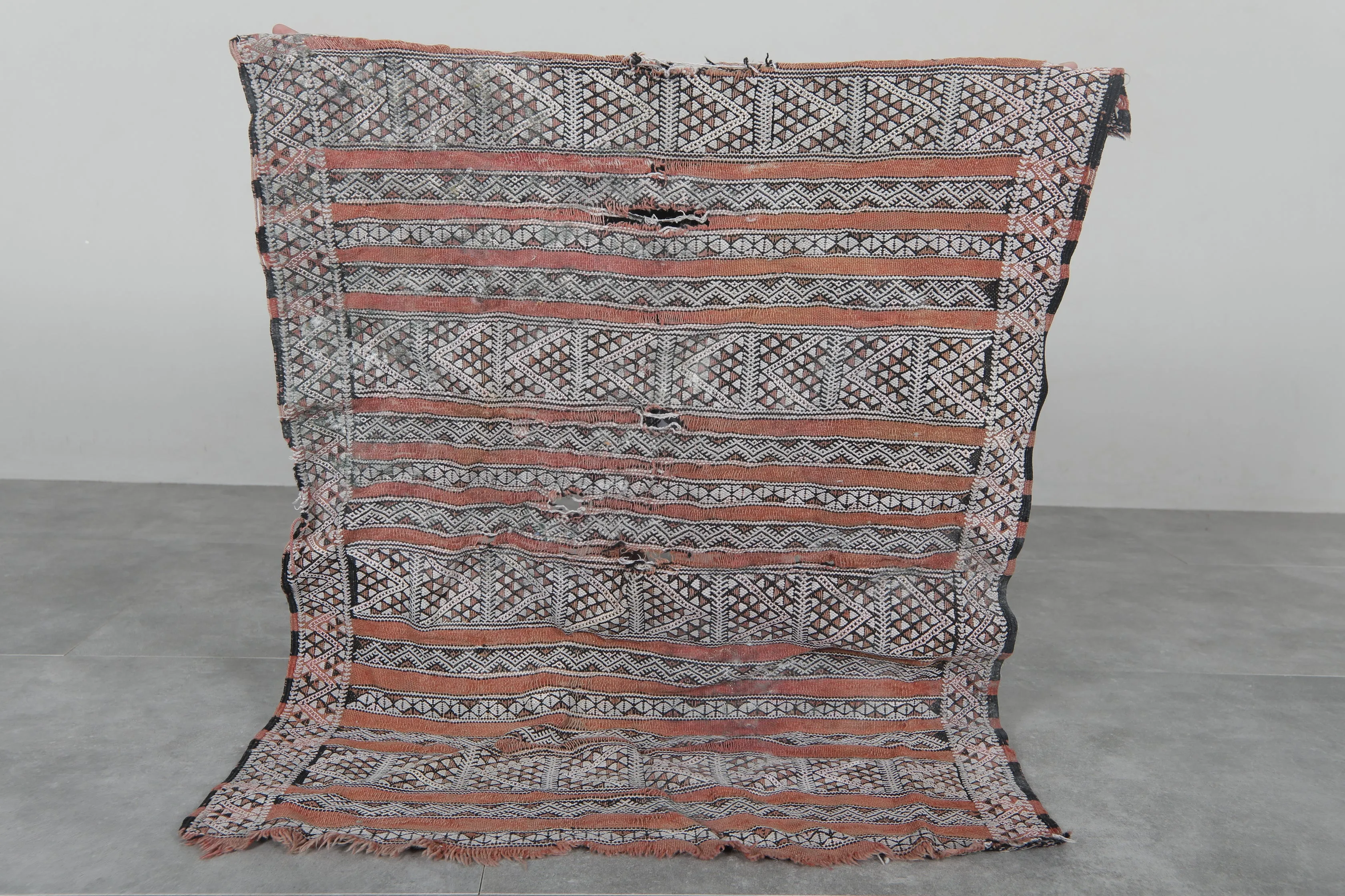 Vintage Moroccan Rug 2.8 x 3.7 FT - Boho Chic Striped Design