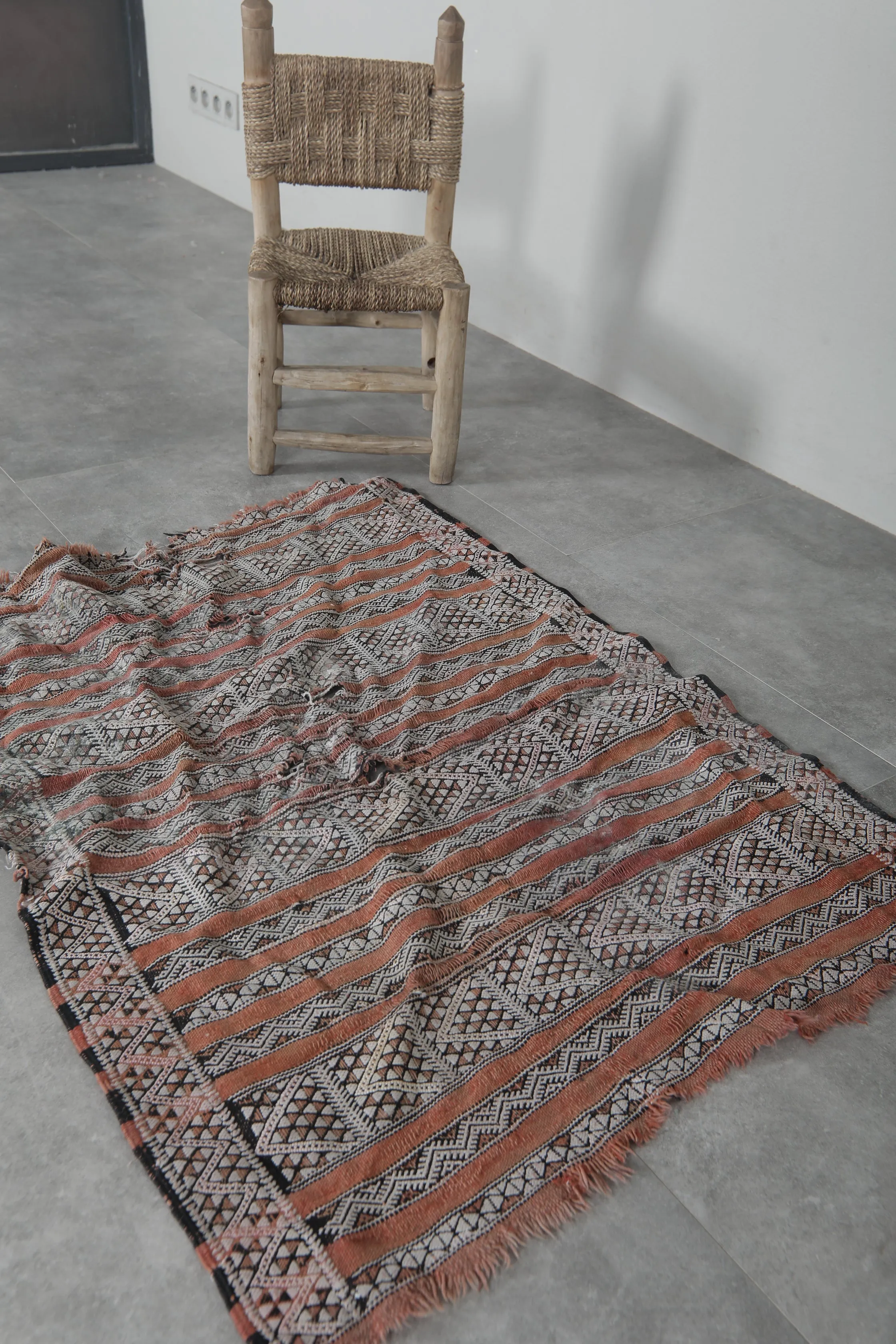 Vintage Moroccan Rug 2.8 x 3.7 FT - Boho Chic Striped Design