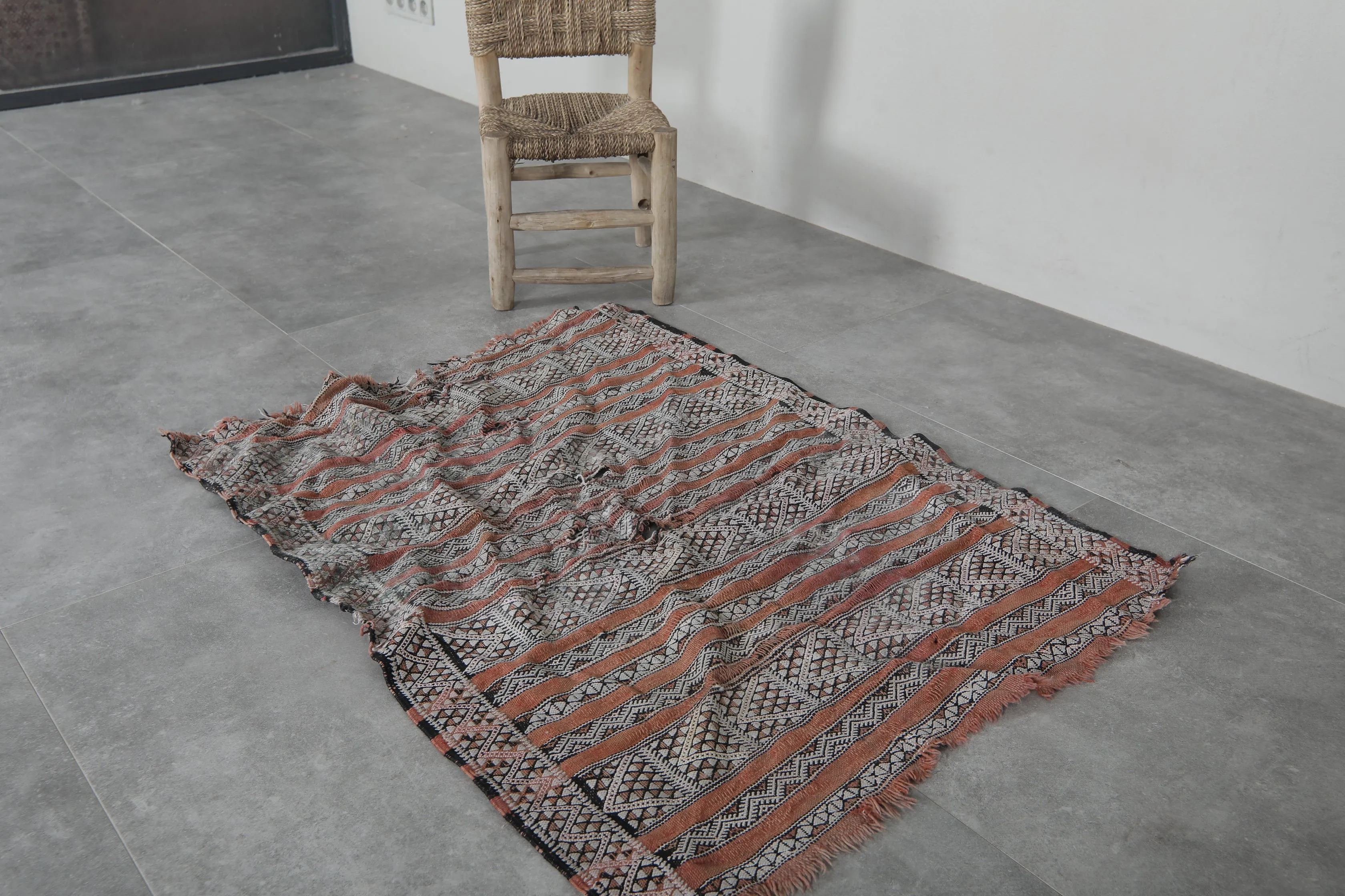 Vintage Moroccan Rug 2.8 x 3.7 FT - Boho Chic Striped Design