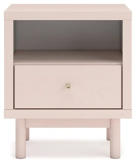 Wistenpine Full Upholstered Panel Bed with Mirrored Dresser and 2 Nightstands